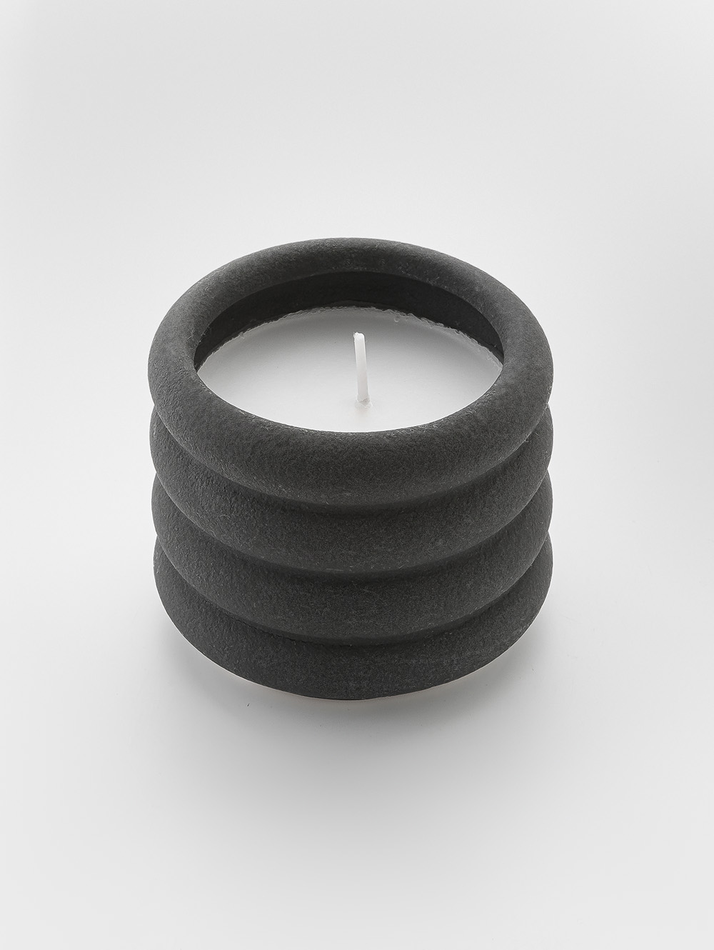 vela-decorativa-VELA-LIRA-LEATHER-BELINHO-4.jpg image number null