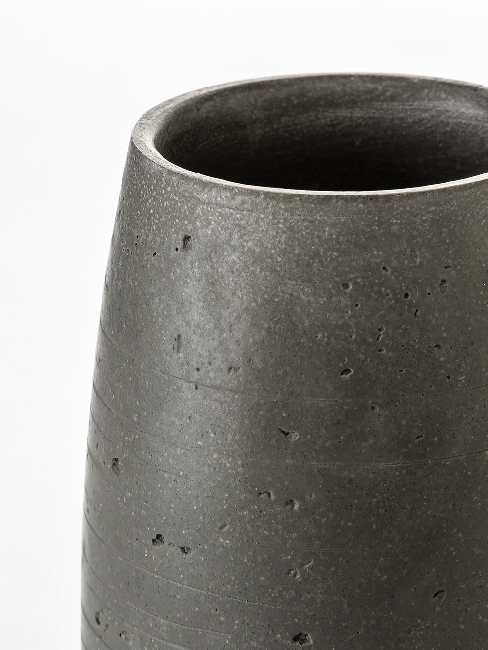 Vaso portacepillos simil cemento-VASO PORTA CEPILLO DIENTES TRANCOSO GREY POLYRESIN-Tiendas Landmark-1.jpg image number null