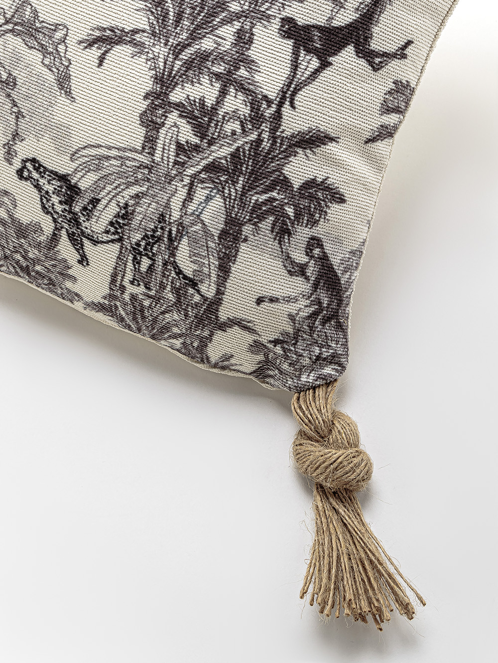 almohadones-para-sillones-ALMOHADON-KENIA-NATURAL-50-X-30-HACHE-1.jpg image number null