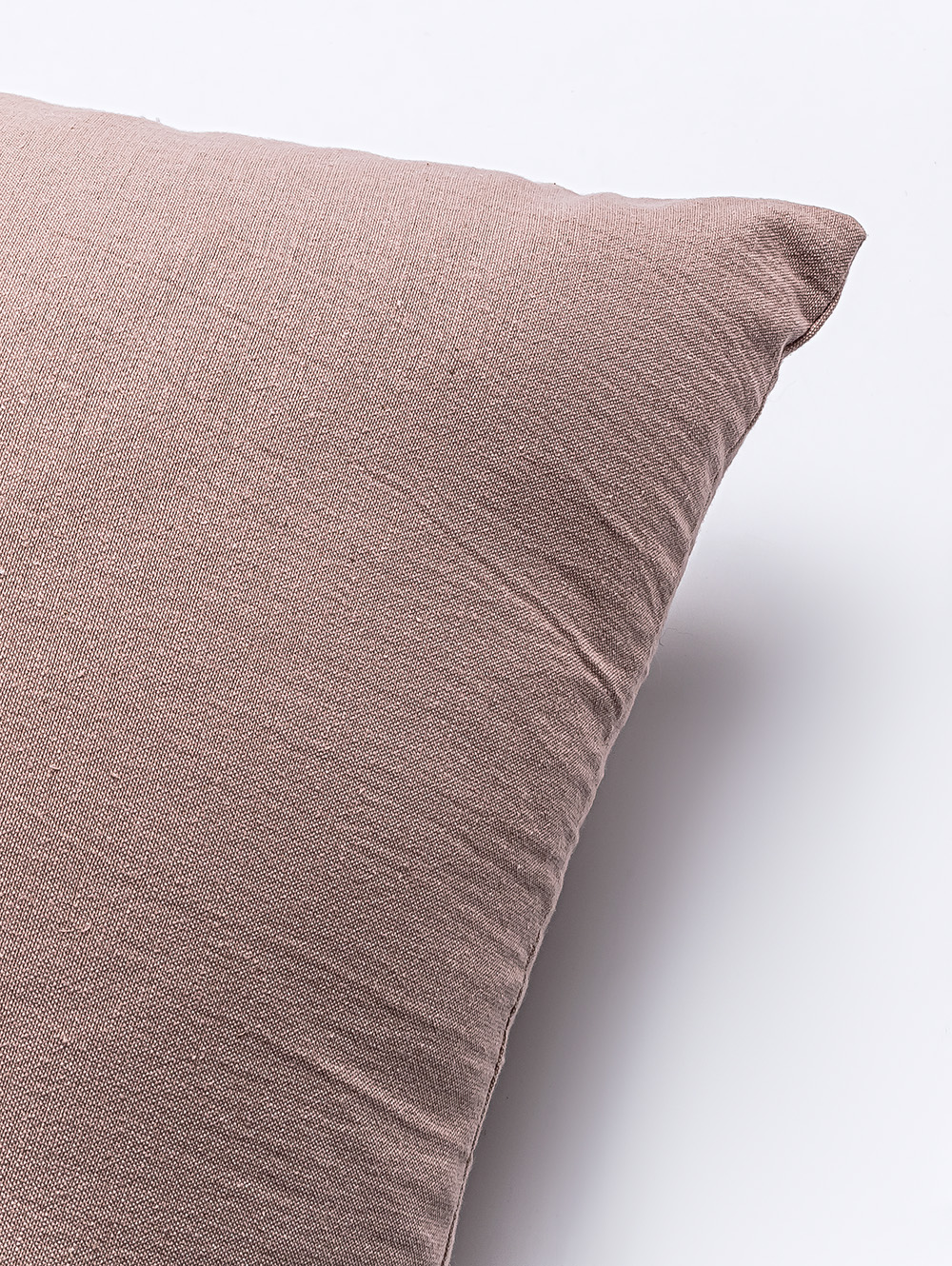 almohadon rosa-ALMOHADON BASIC TUSOR ROSA 45 X 45-FABRICA LANDMARK-1.jpg image number null