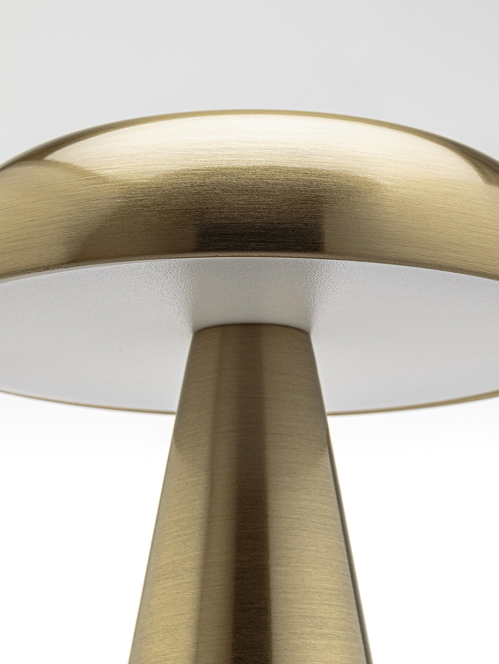 lampara led recargable-LAMPARA LED RECARGABLE MAYFAIR GOLDEN-WEST-3.jpg image number null