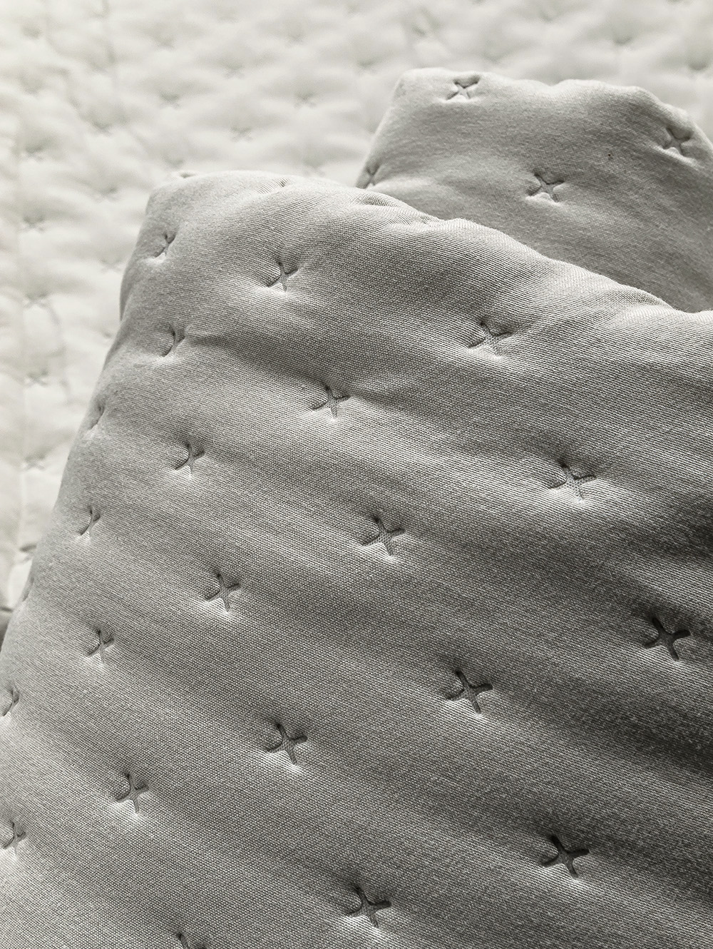 cubrecama off white-CUBRECAMA REGINA QUEEN OFF WHITE-HONOR-1.jpg image number null