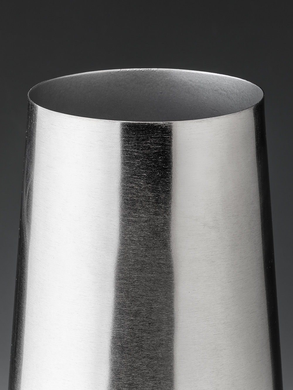 Florero alto gris-RISOR-Landmark-01.jpg image number null