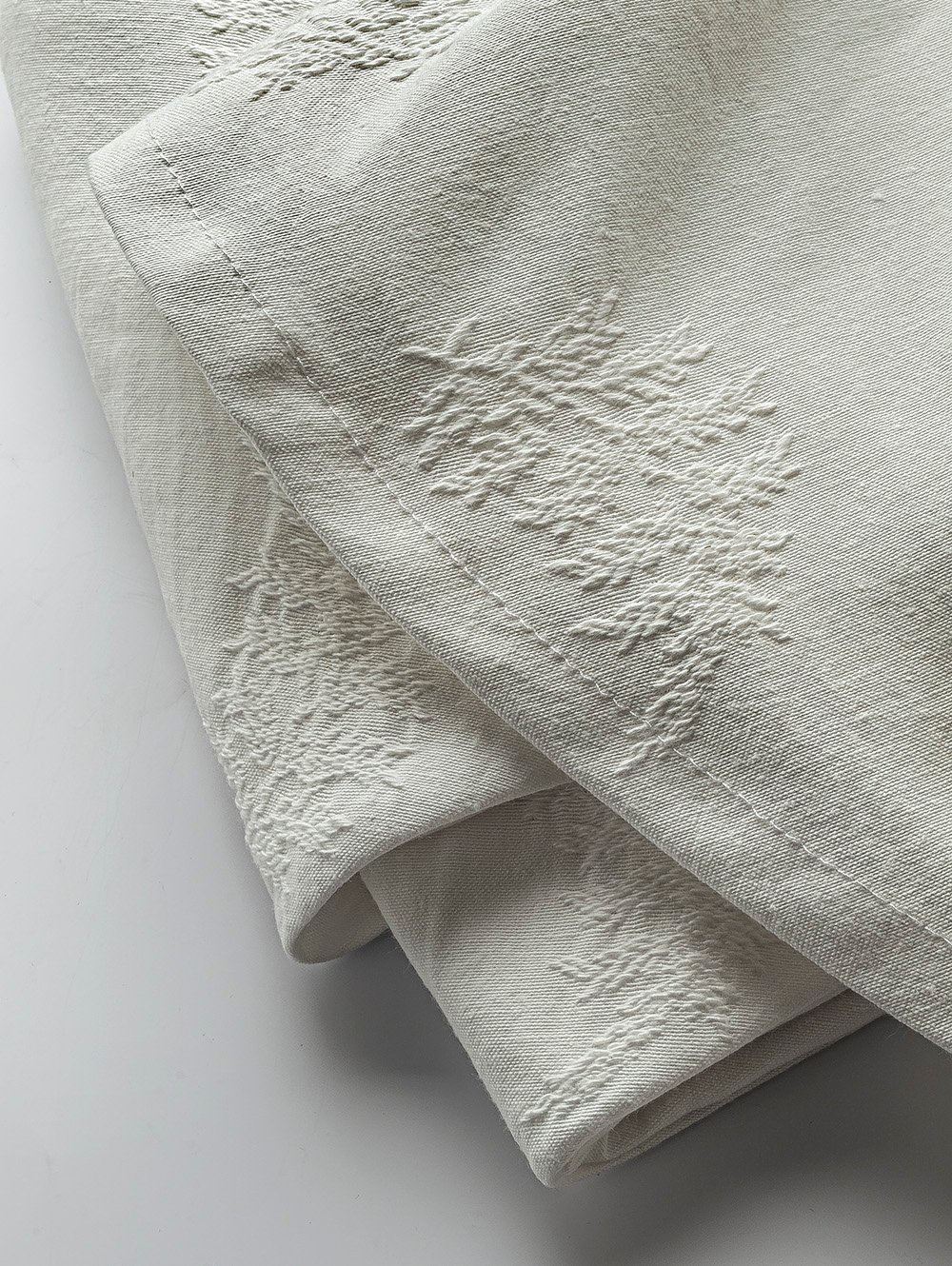 mantel blanco-MANTEL LEAVES BLANCO REDONDO 180CM DIAM-DATEX-2.jpg image number null