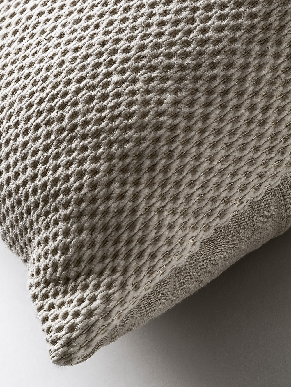 Almohadon crudo-ALMOHADON ALMENDRA CRUDO 58 X 58-DATEX-1.jpg image number null