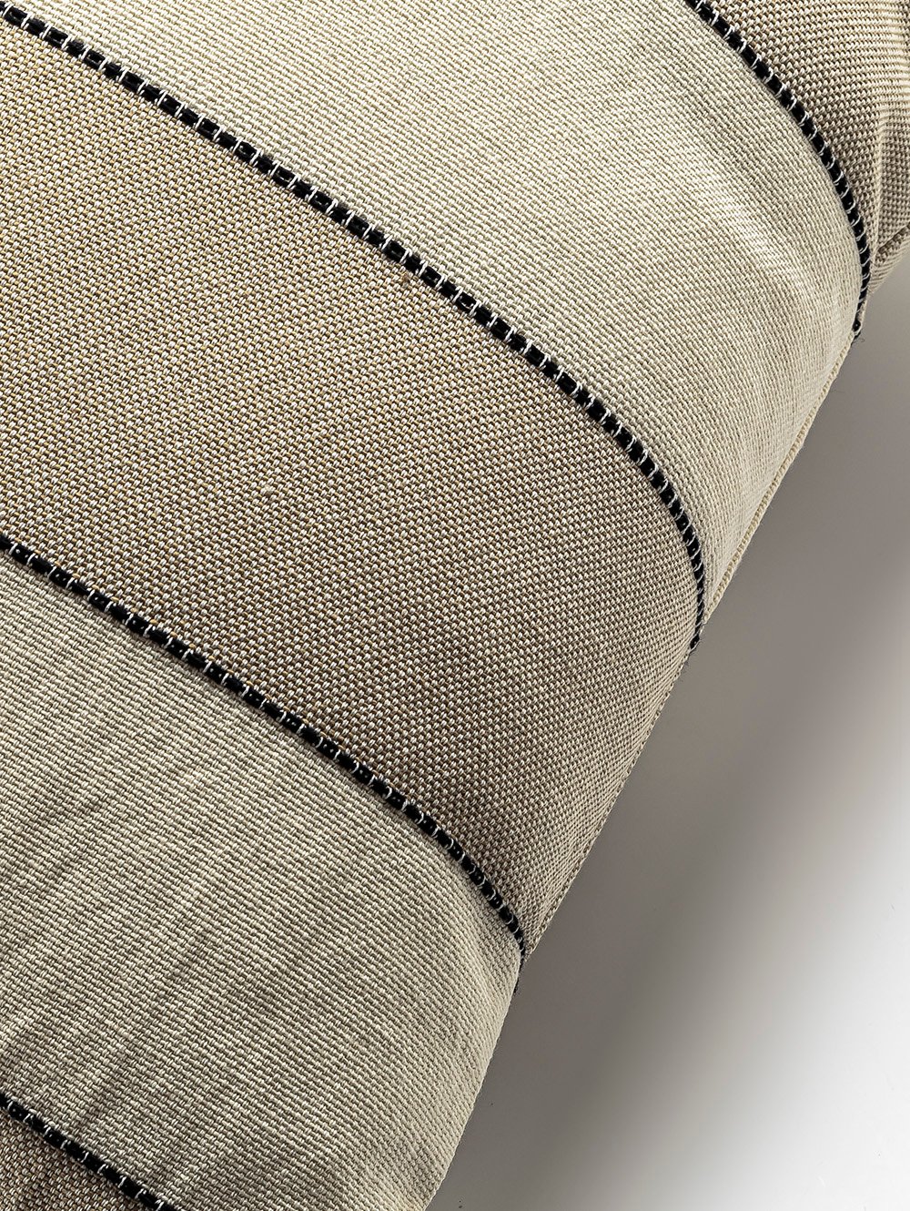 ALMOHADON 45 x 45 ESTE LINO image number null