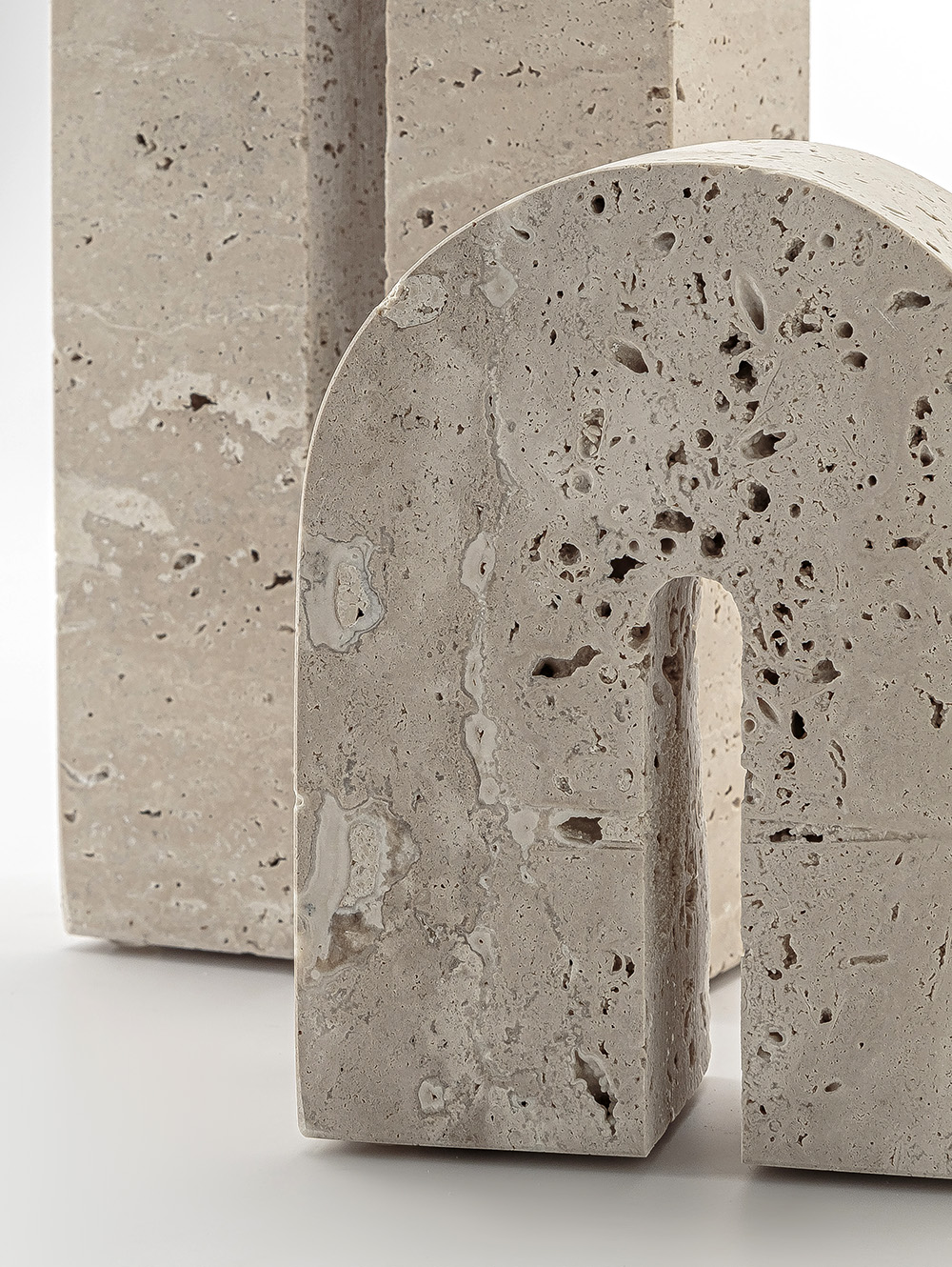 SUJETA LIBROS BARNET TRAVERTINE image number null