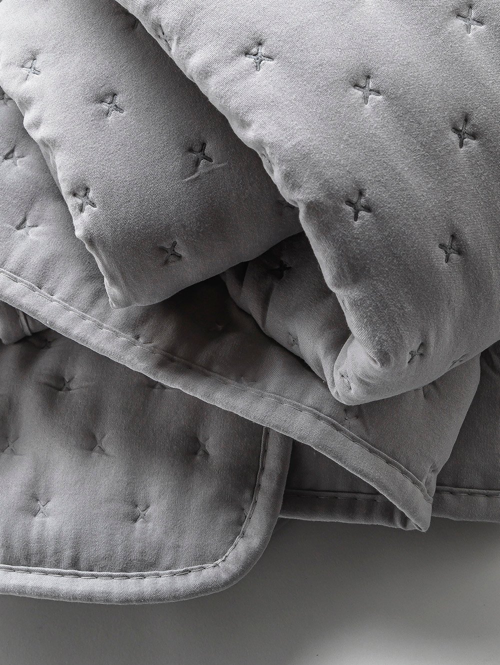 cubrecama gris-CUBRECAMA REGINA TWIN GRIS CLARO-HONOR-2.jpg image number null