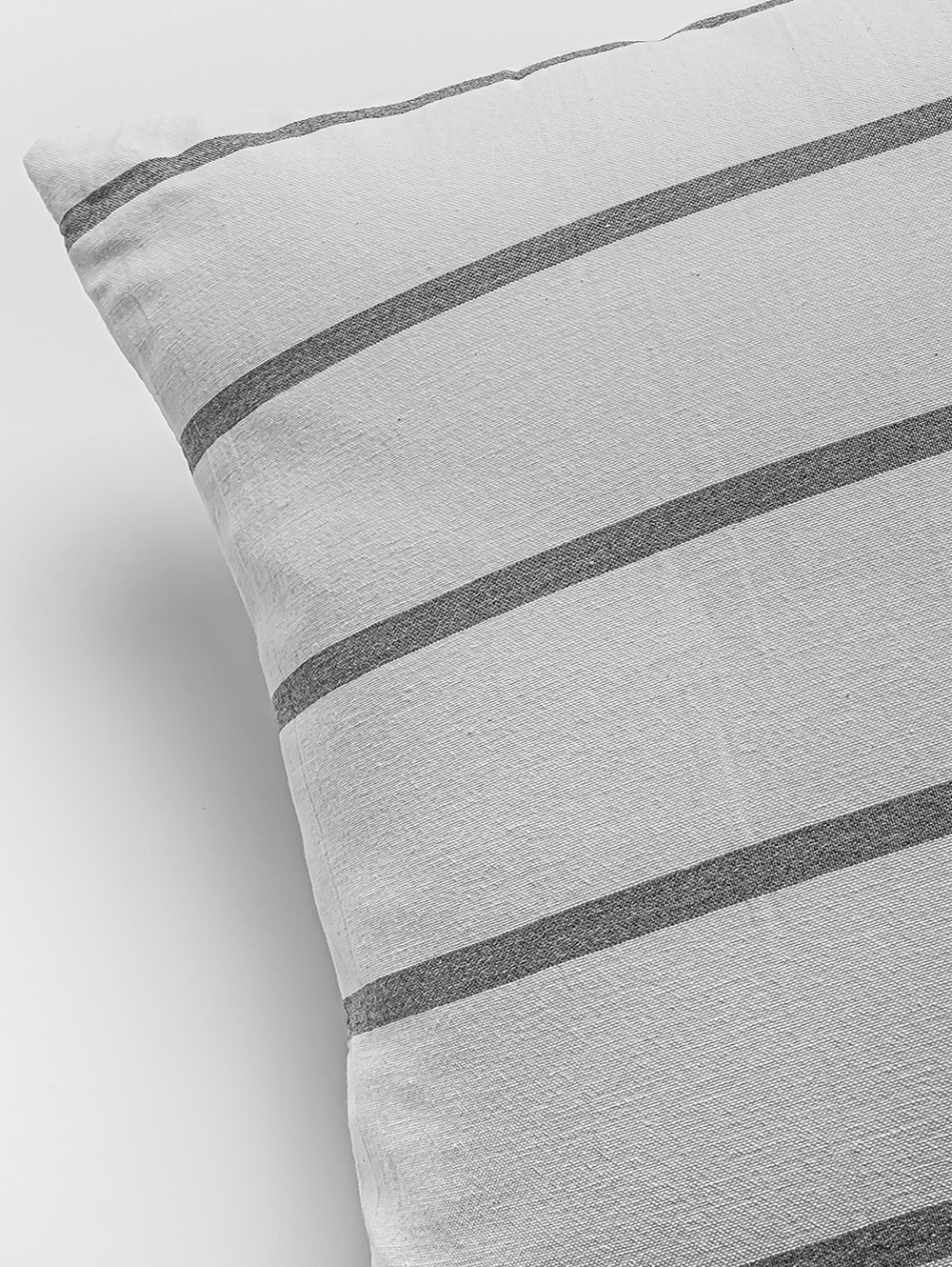 ALMOHADON BASIC TUSOR RAYA GRUESA GRIS 45 X 45 image number null