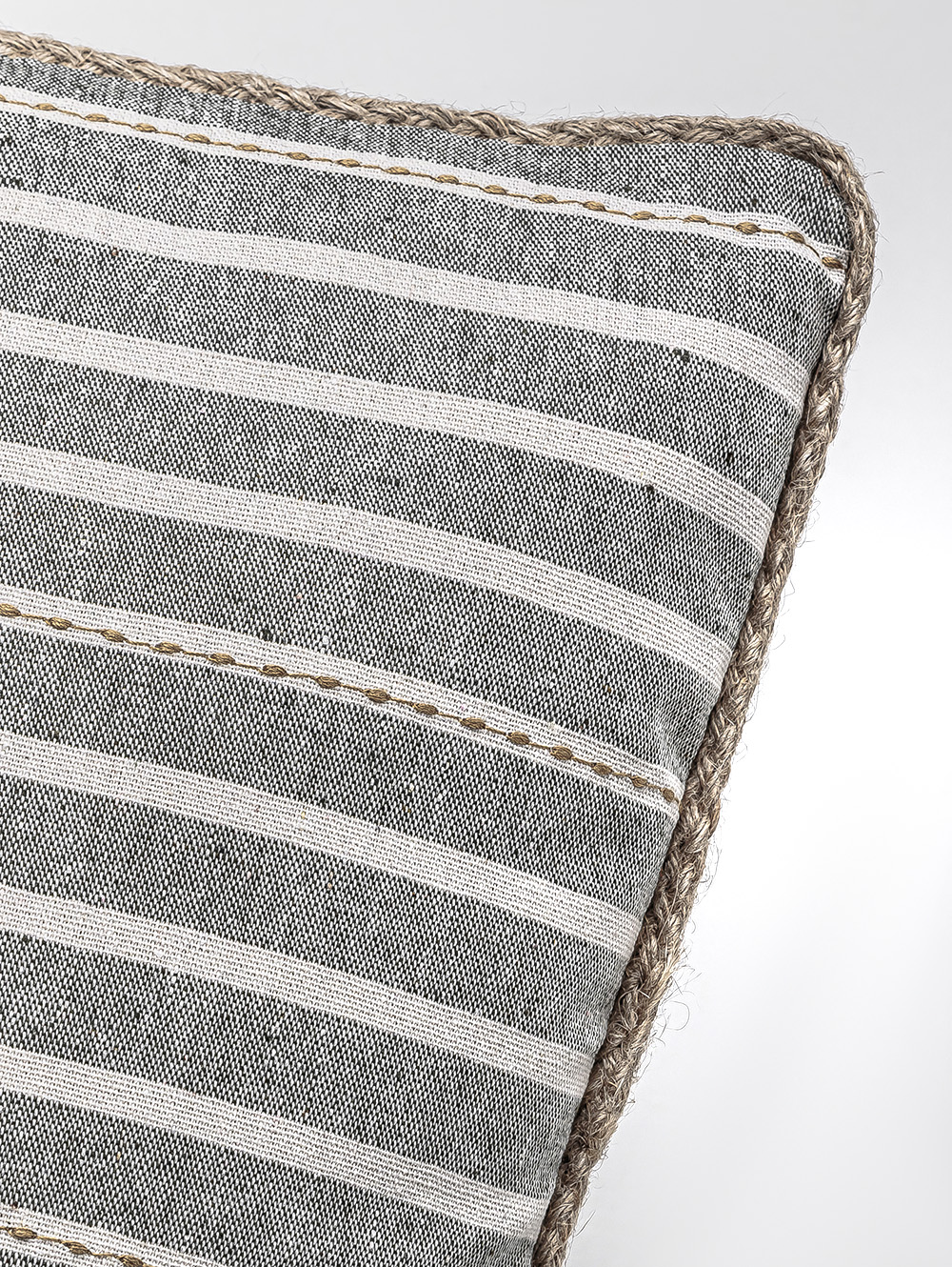 almohadones-para-sillones-ALMOHADON-HELENA-GREEN-50-X-50-HACHE-1.jpg image number null