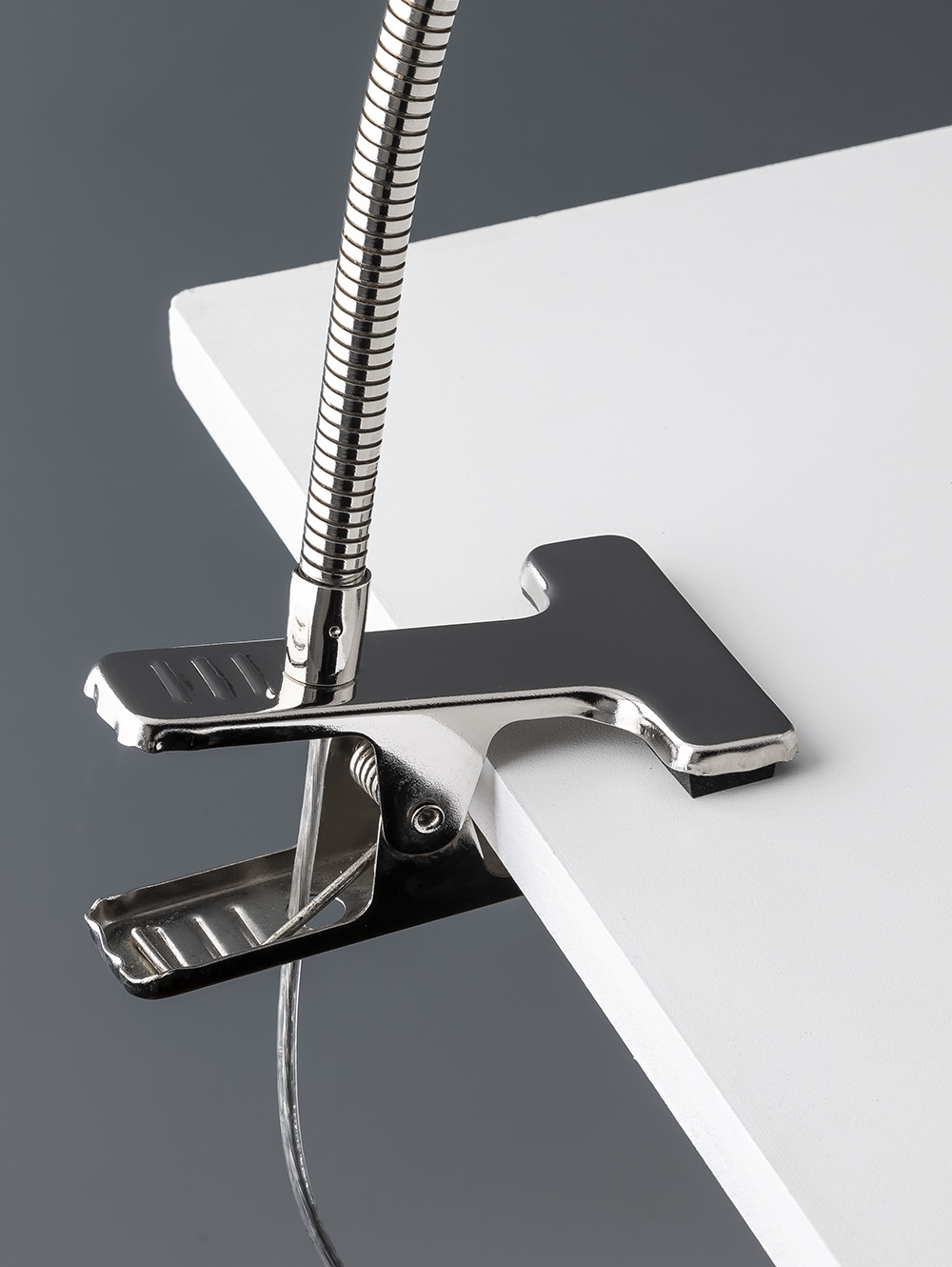 Lampara con broche para mesa-KIM NICKEL 70 X 30-Landmark-03.jpg image number null