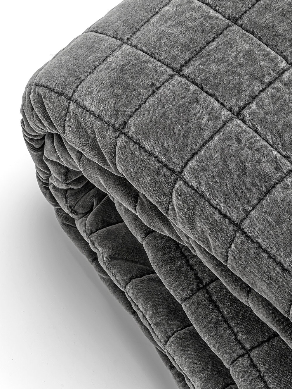 acolchado-queen-gris-ACOLCHADO-MADISON-QUEEN-DARK-GREY-HONOR-4.jpg image number null