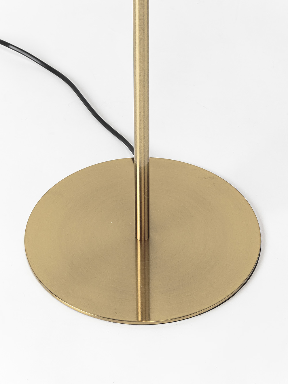 LAMPARA DE PIE HALLE image number null