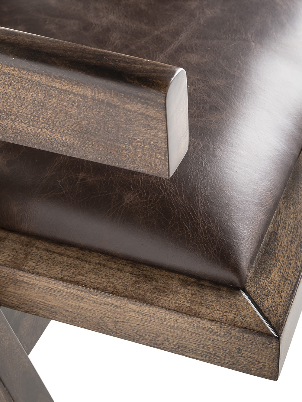 sillon madera y cuero marron oscuro-SILLON CAPITOL CUERO HABANO-FABRICA-9.jpg image number null