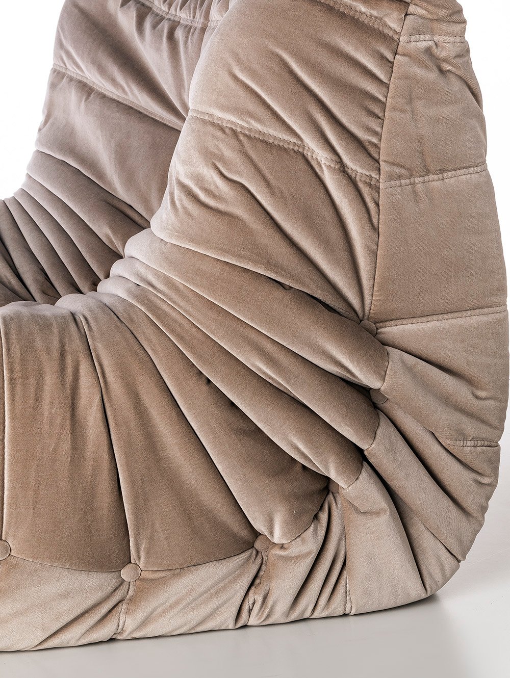 SILLON TOGO VELVET CREMA image number null