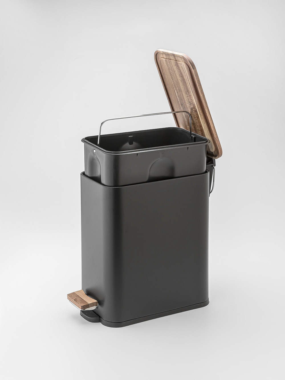 tacho baÃ±o-TACHO DE PEDAL DALLAS 5L BLACK-TREND-4.jpg image number null