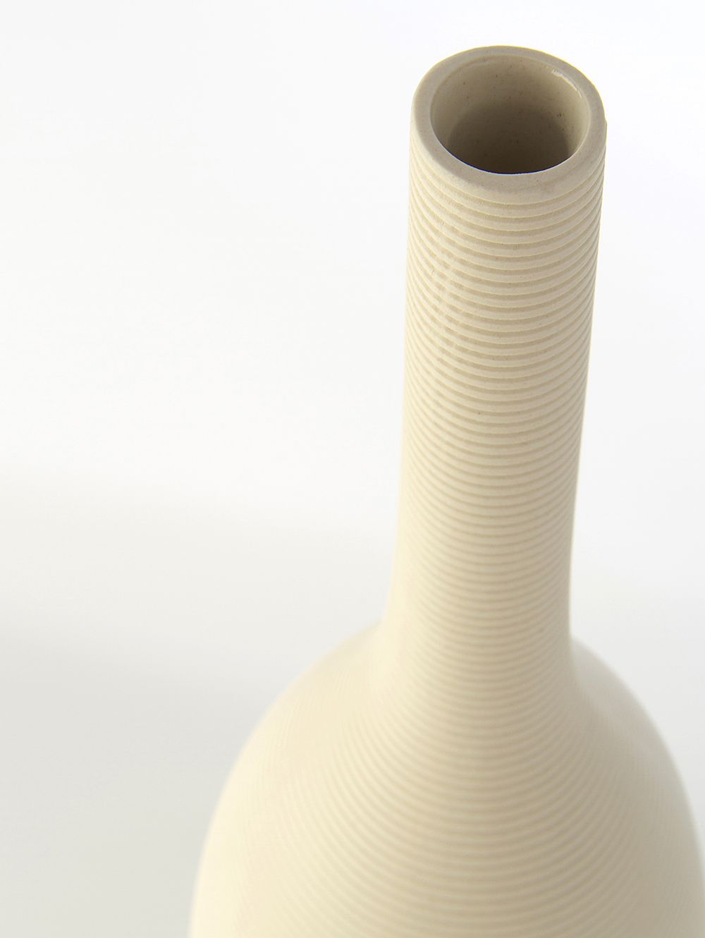 Florero tipo botellon de ceramica blanca-FLORERO PAICI-Tiendas Landmark-1.jpg image number null