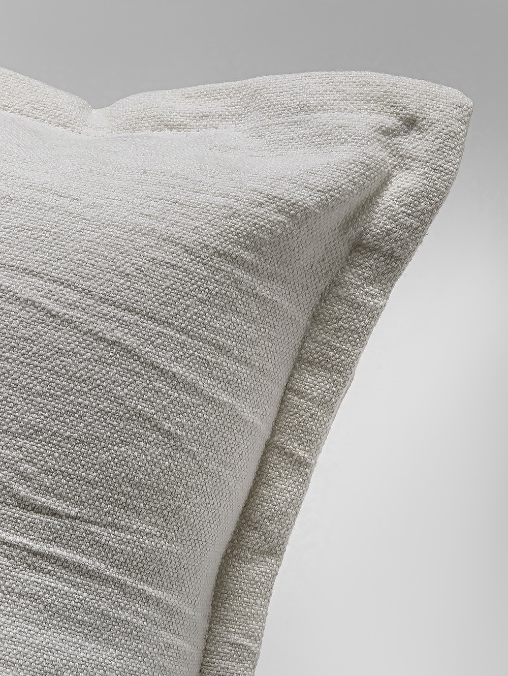 almohadon para sillon-ALMOHADON VERONA 50x50 OFF WHITE-FABRICA LANDMARK-1.jpg image number null