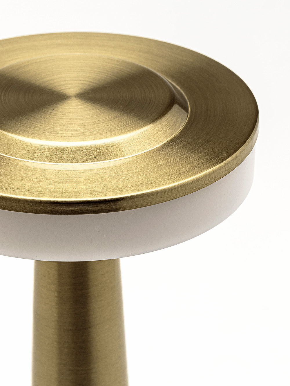 LAMPARA LED RECARGABLE SEATTLE GOLDEN image number null