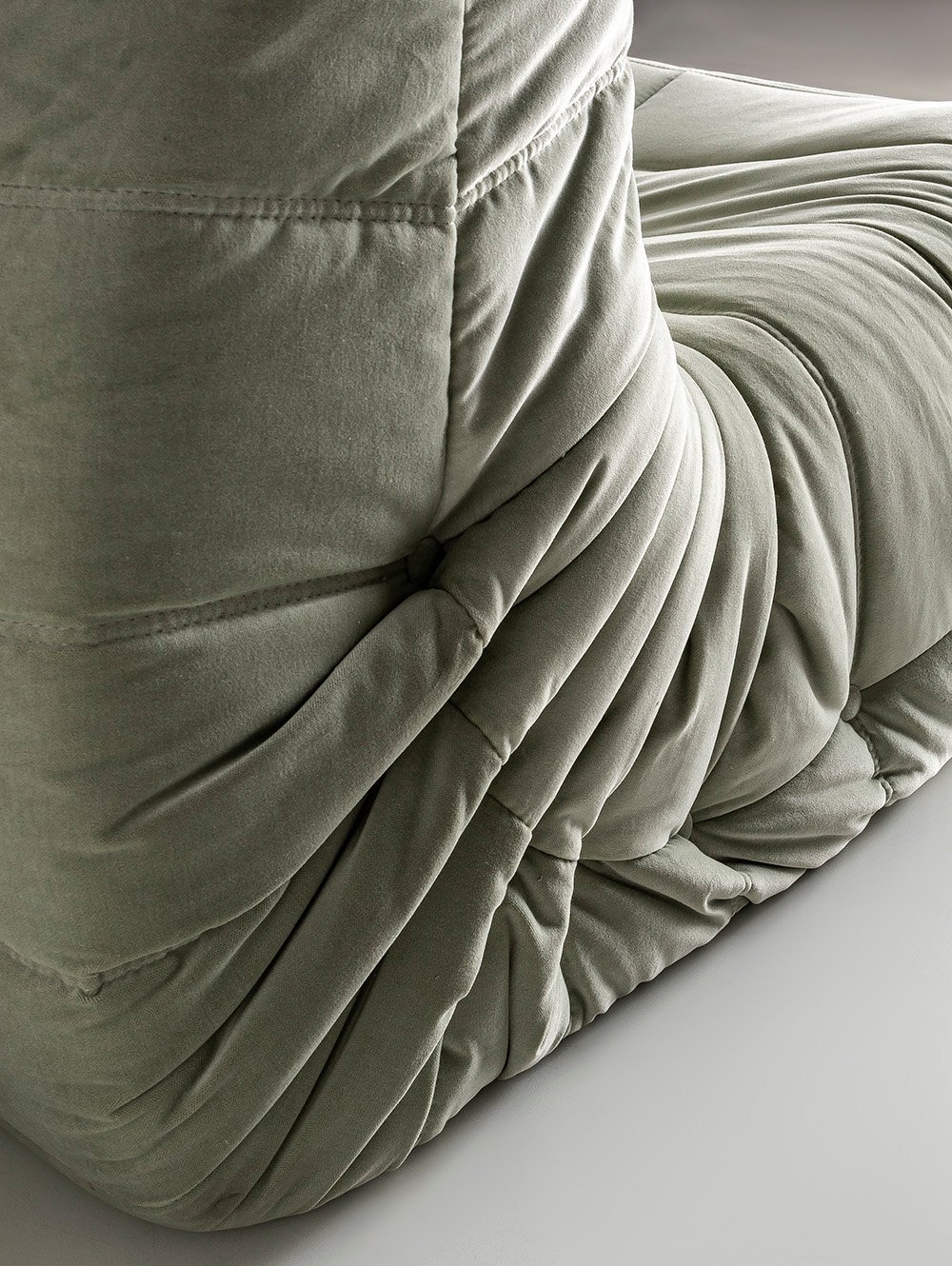 SILLON TOGO VELVET VERDE AGUA-FABRICA LANDMARK-2.jpg image number null