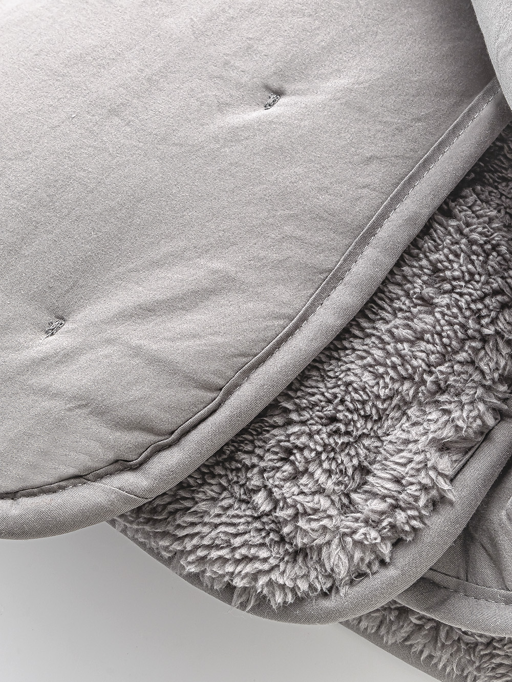 acolchado-queen-gris- ACOLCHADO EMILY QUEEN DARK GREY - HONOR - 03.jpg image number null