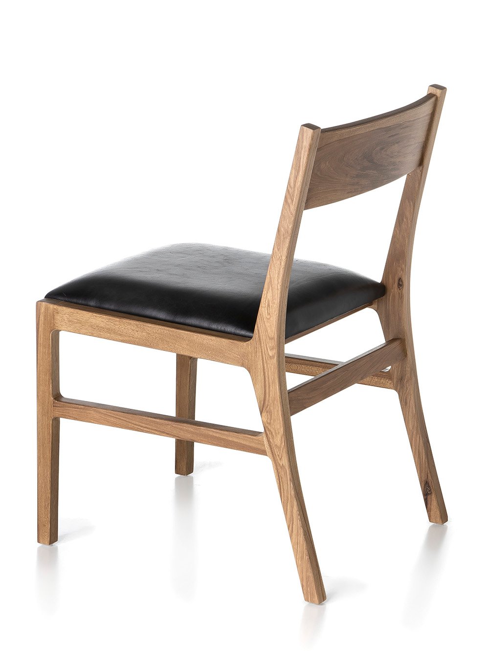 Silla de madera con asiento tapizado-SUD PETIRIBI CUERO NEGRO-Landmark-02.jpg image number null