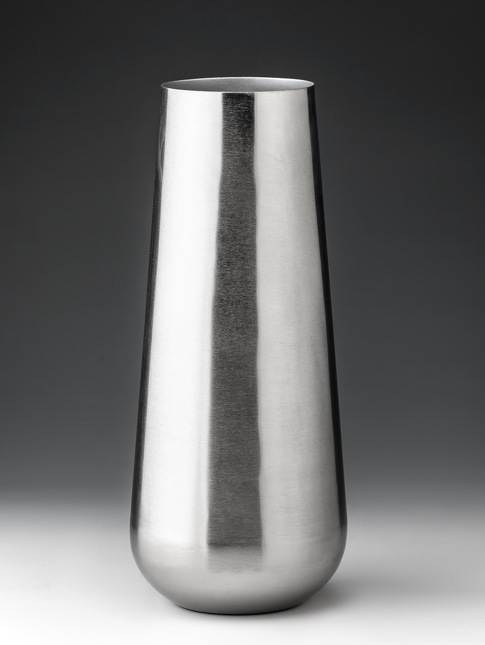 Florero alto gris-RISOR-Landmark-00.jpg image number null