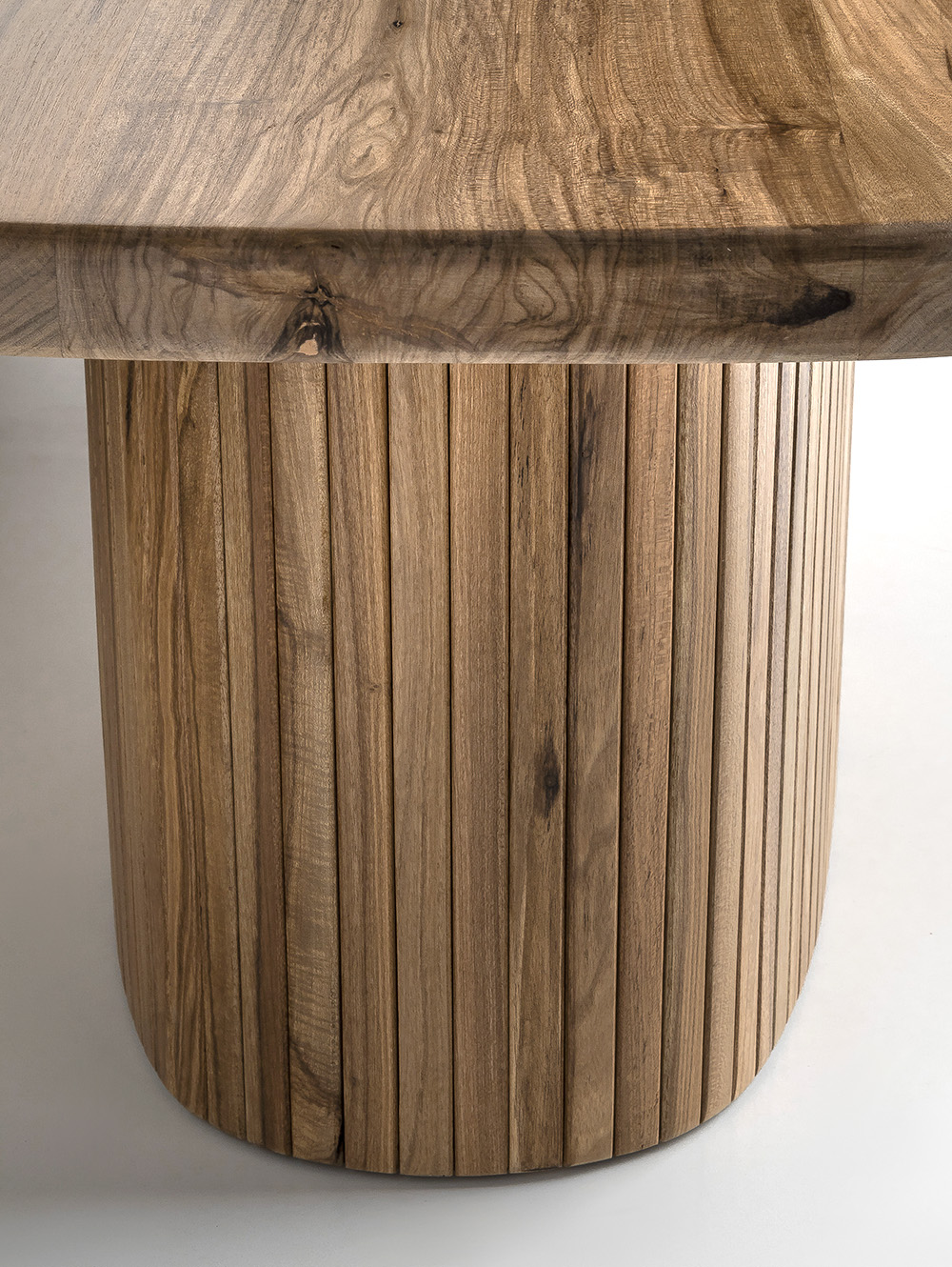 Mesa baja ovalada de madera-VARILLAS PETIRIBI 140 X 80-Landmark-08.jpg image number null