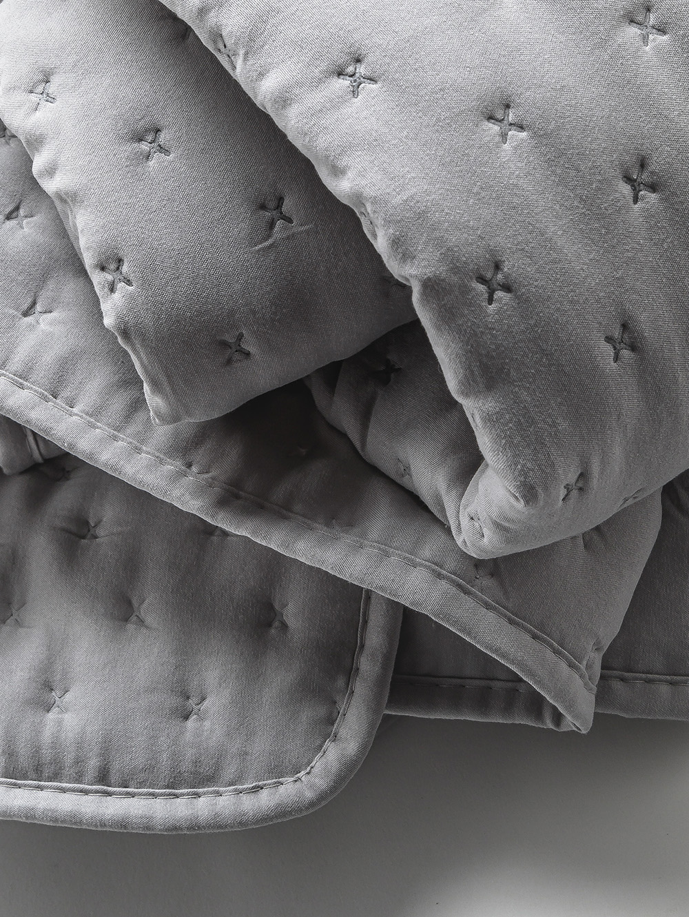 cubrecama gris-CUBRECAMA REGINA TWIN GRIS CLARO-HONOR-2.jpg image number null
