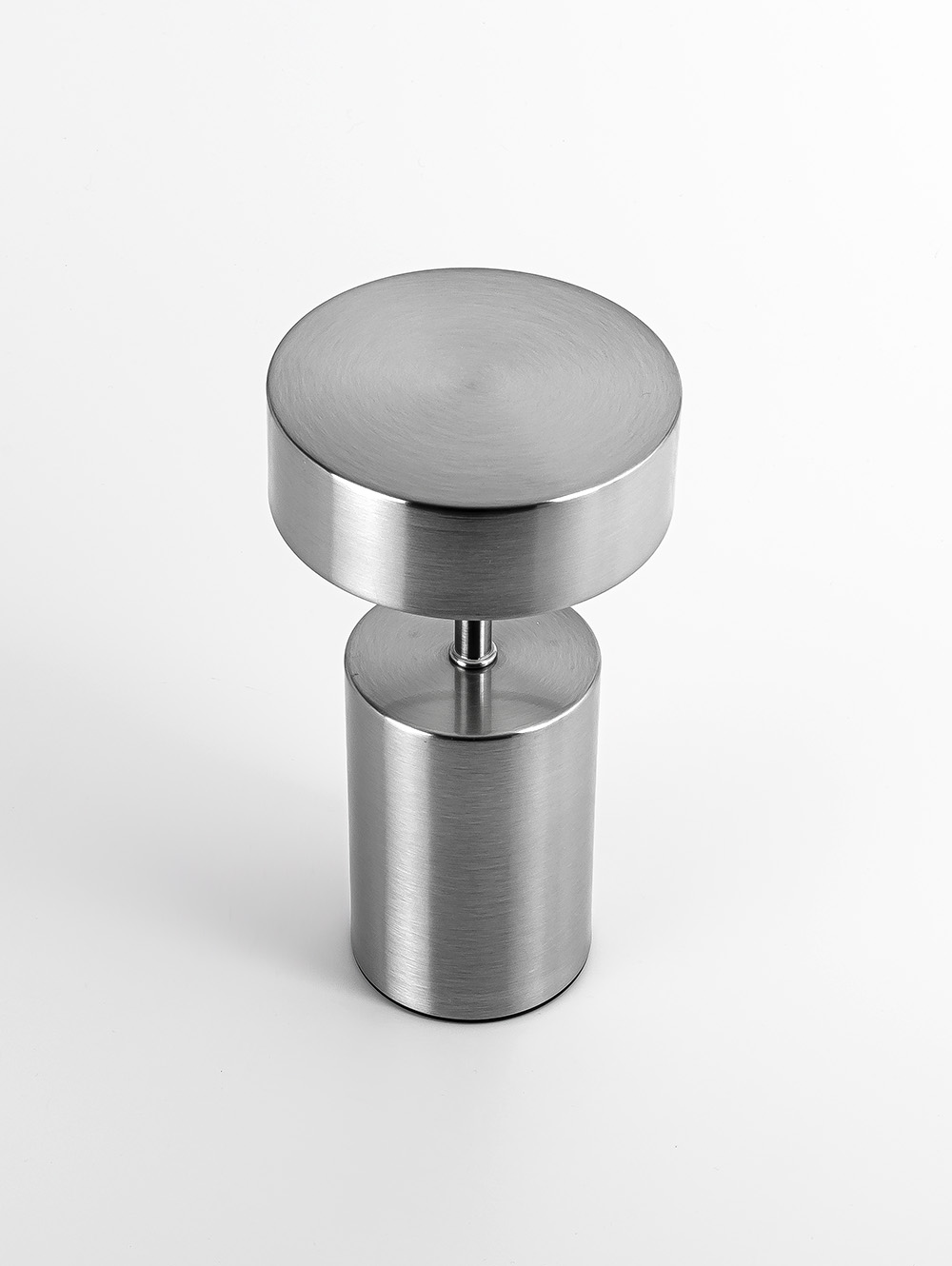 LAMPARA LED RECARGABLE WAYNE SILVER image number null