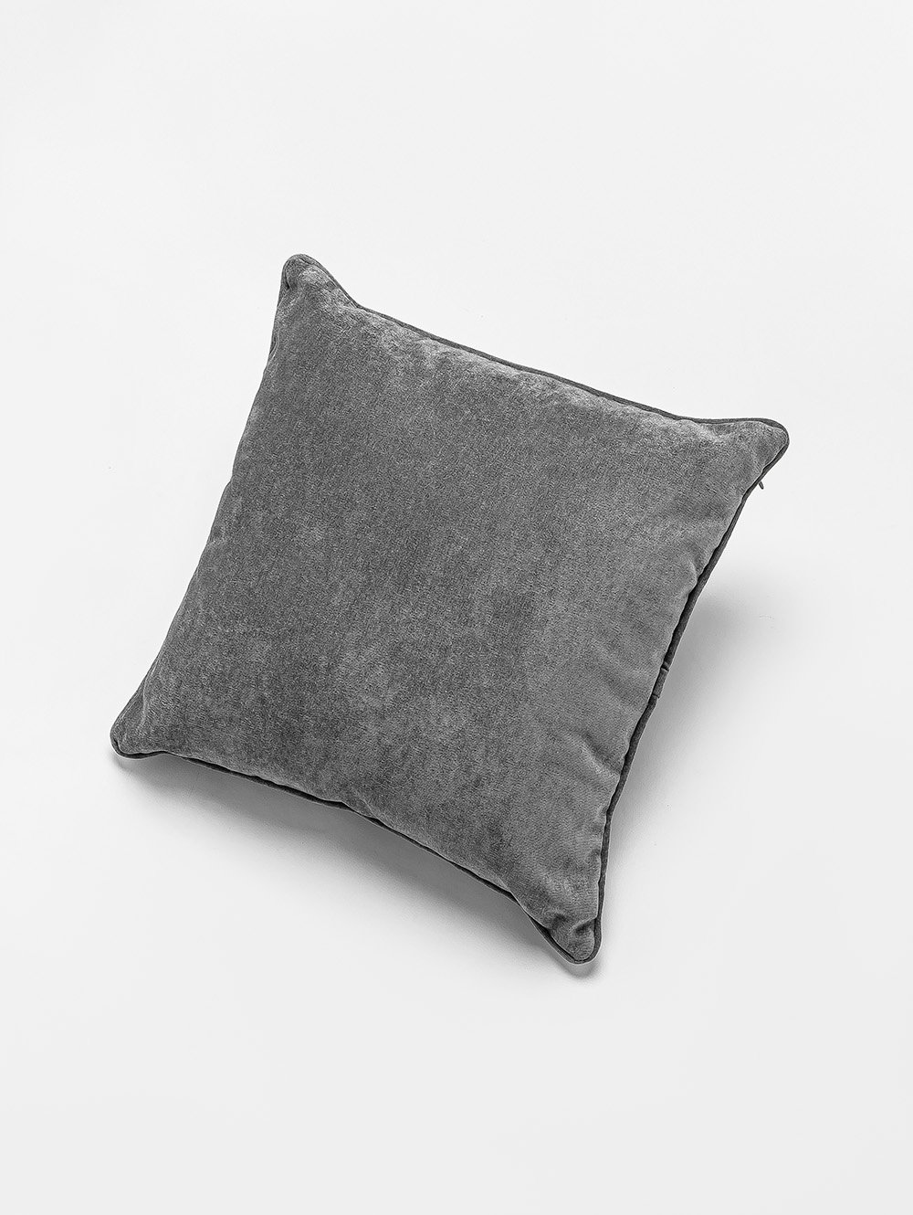 ALMOHADON VELLU CON VIVO GRIS 45 X 45 image number null