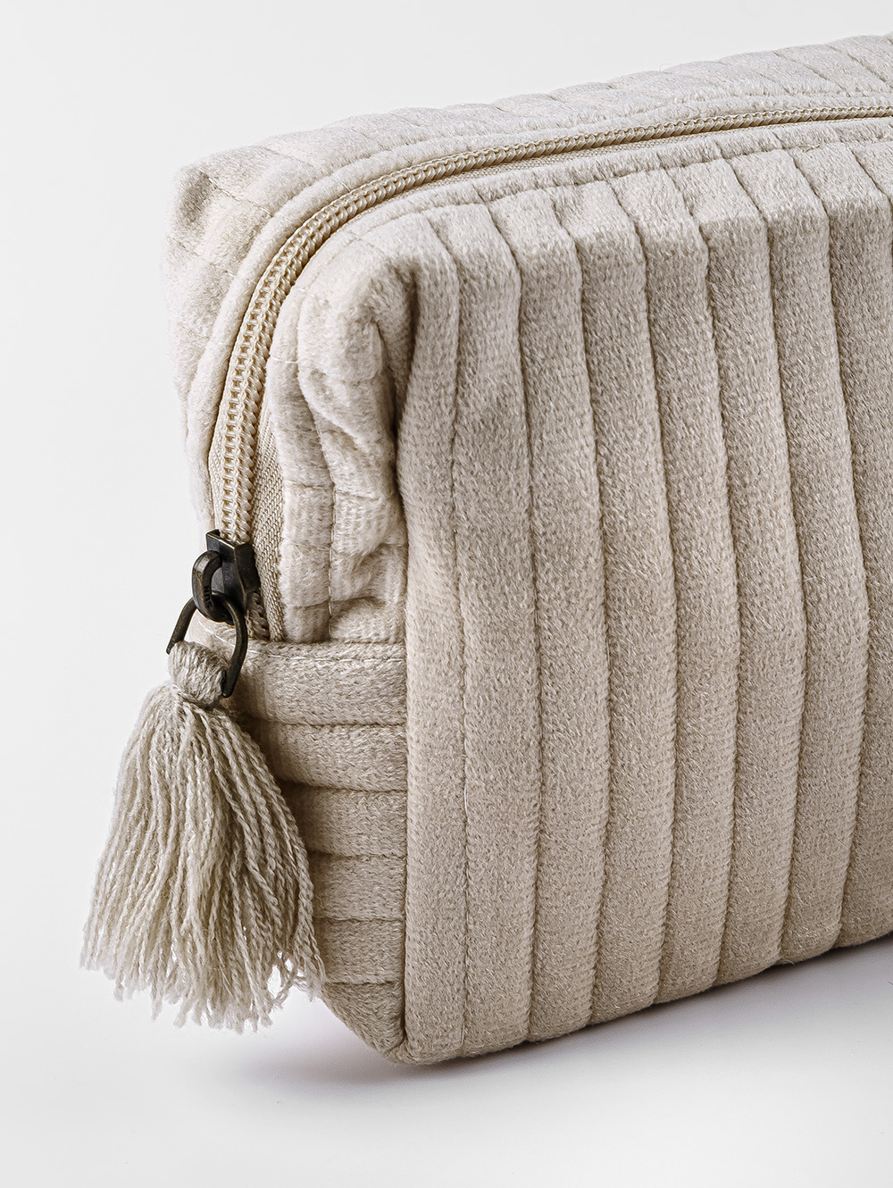 NECESER IVY BEIGE-JAKA-1.jpg image number null