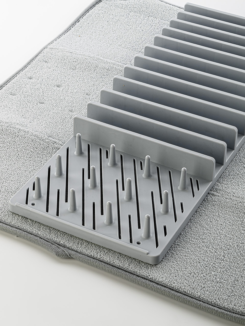 2 EN 1 - PAÑO MICROFIBRA 50 X 45 CMS C/ SECAPLATOS HOME GRIS image number null