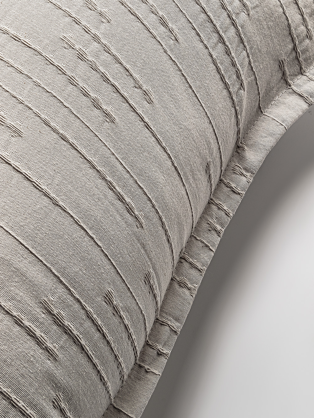 ALMOHADON SAMI 70 X 50 NIEBLA image number null