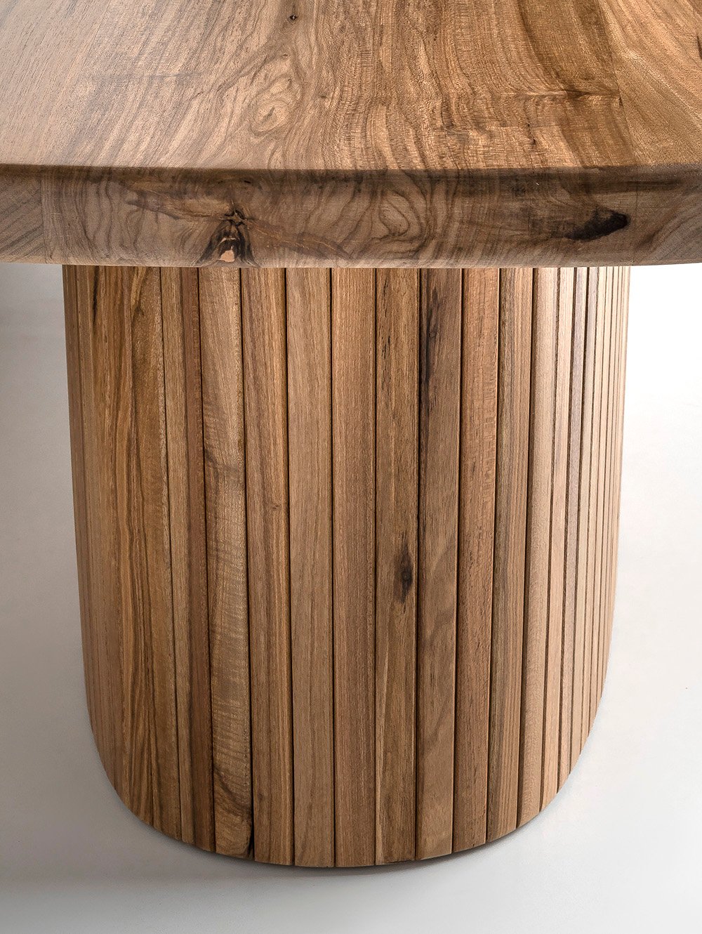 Mesa baja ovalada de madera-VARILLAS PETIRIBI 140 X 80-Landmark-08.jpg image number null