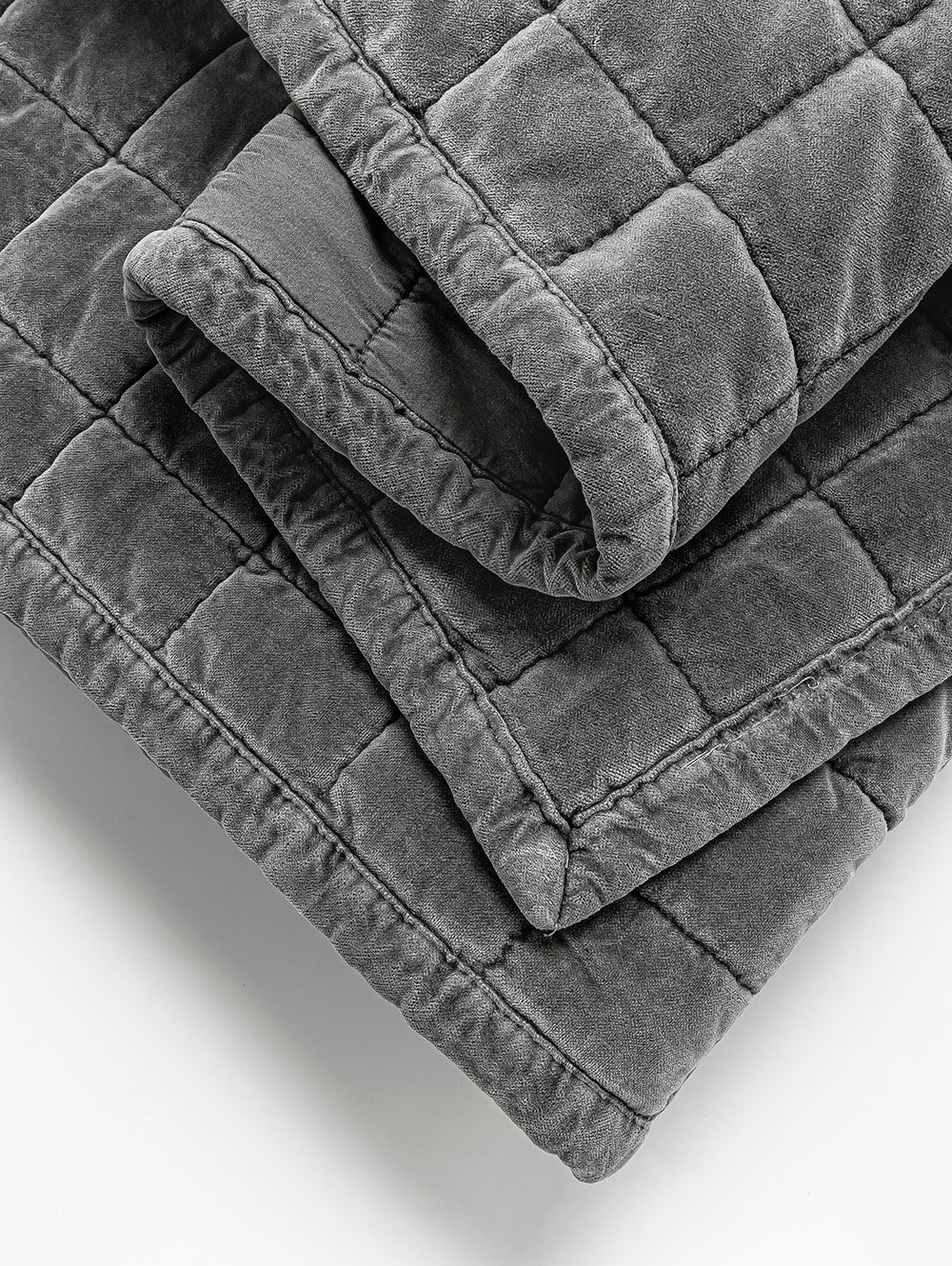 acolchado-queen-gris-ACOLCHADO-MADISON-QUEEN-DARK-GREY-HONOR-7.jpg image number null
