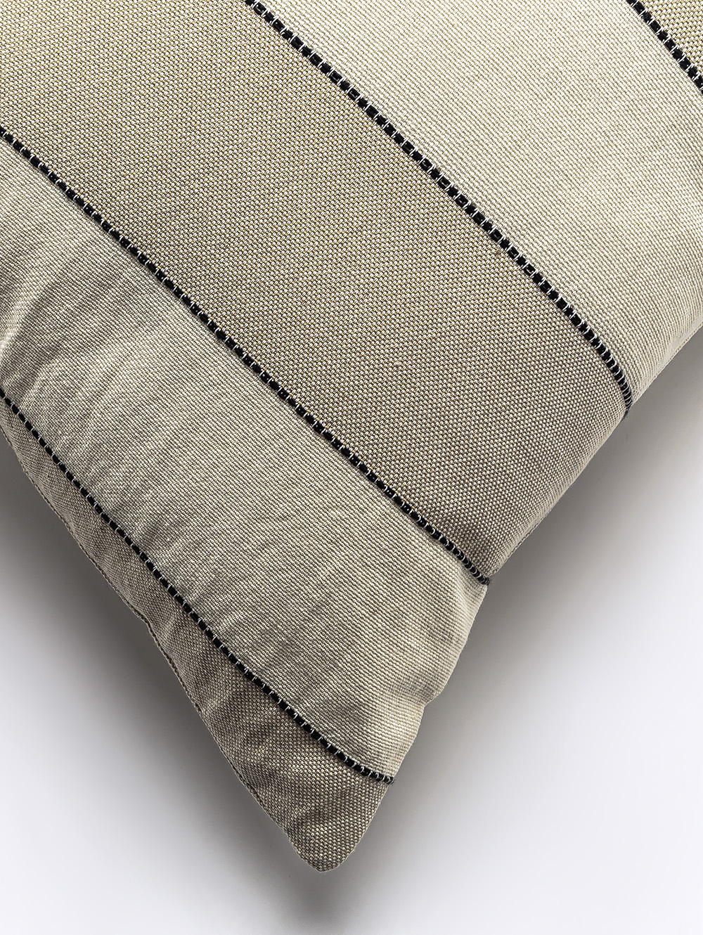 almohadon cuadrado-ALMOHADON 45 x 45 ESTE LINO-FABRICA LANDMARK-1.jpg image number null