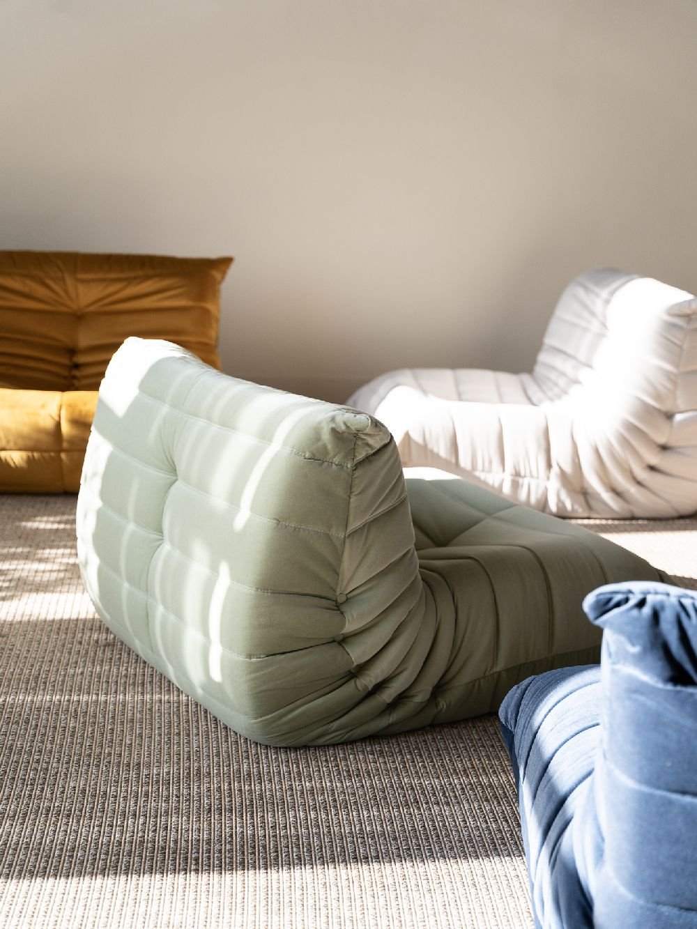 SILLON TOGO VELVET VERDE AGUA-FABRICA LANDMARK-1.jpg image number null