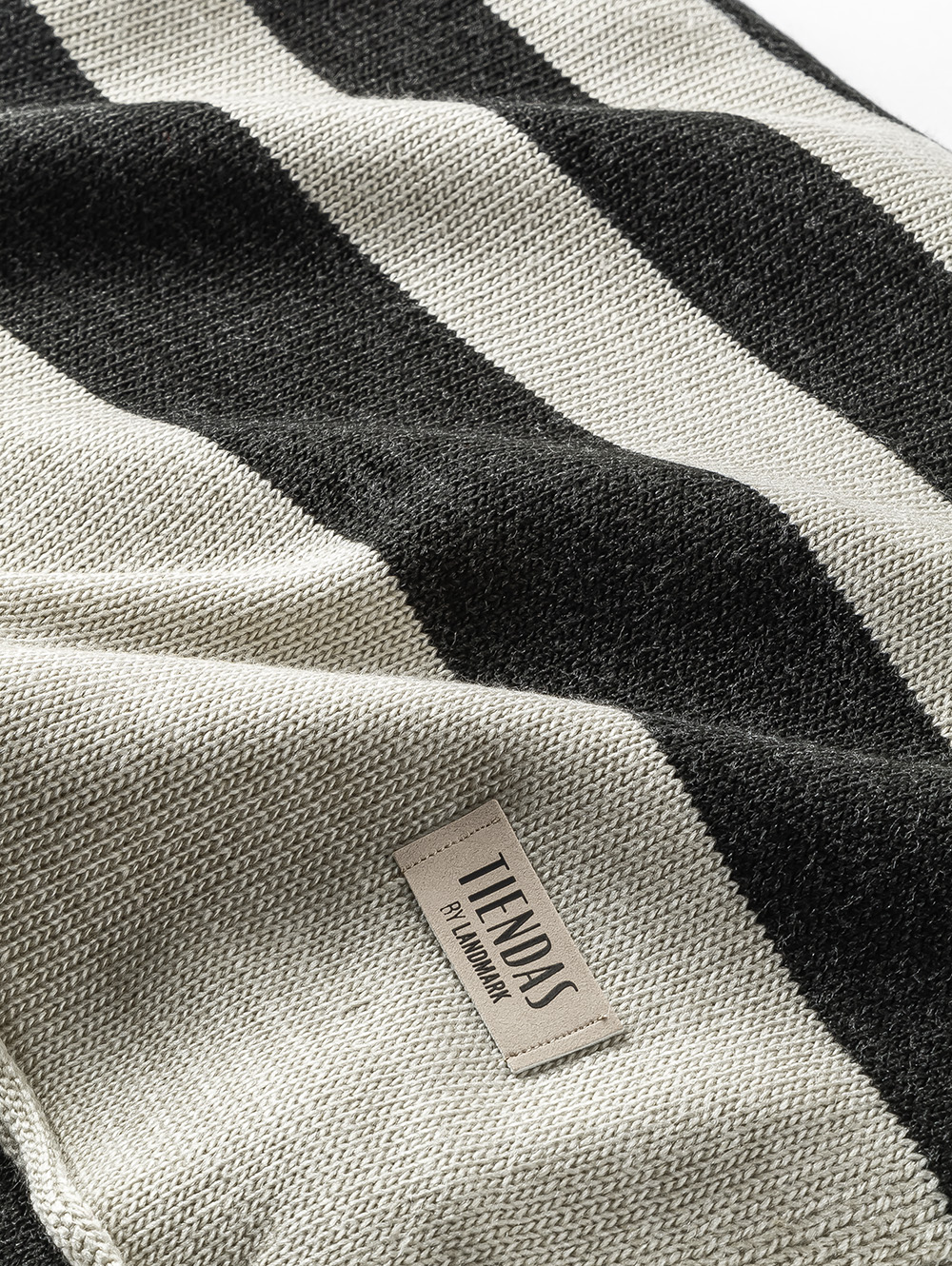 MANTA TEJIDA MERLIN 180 X 130 NEGRO image number null