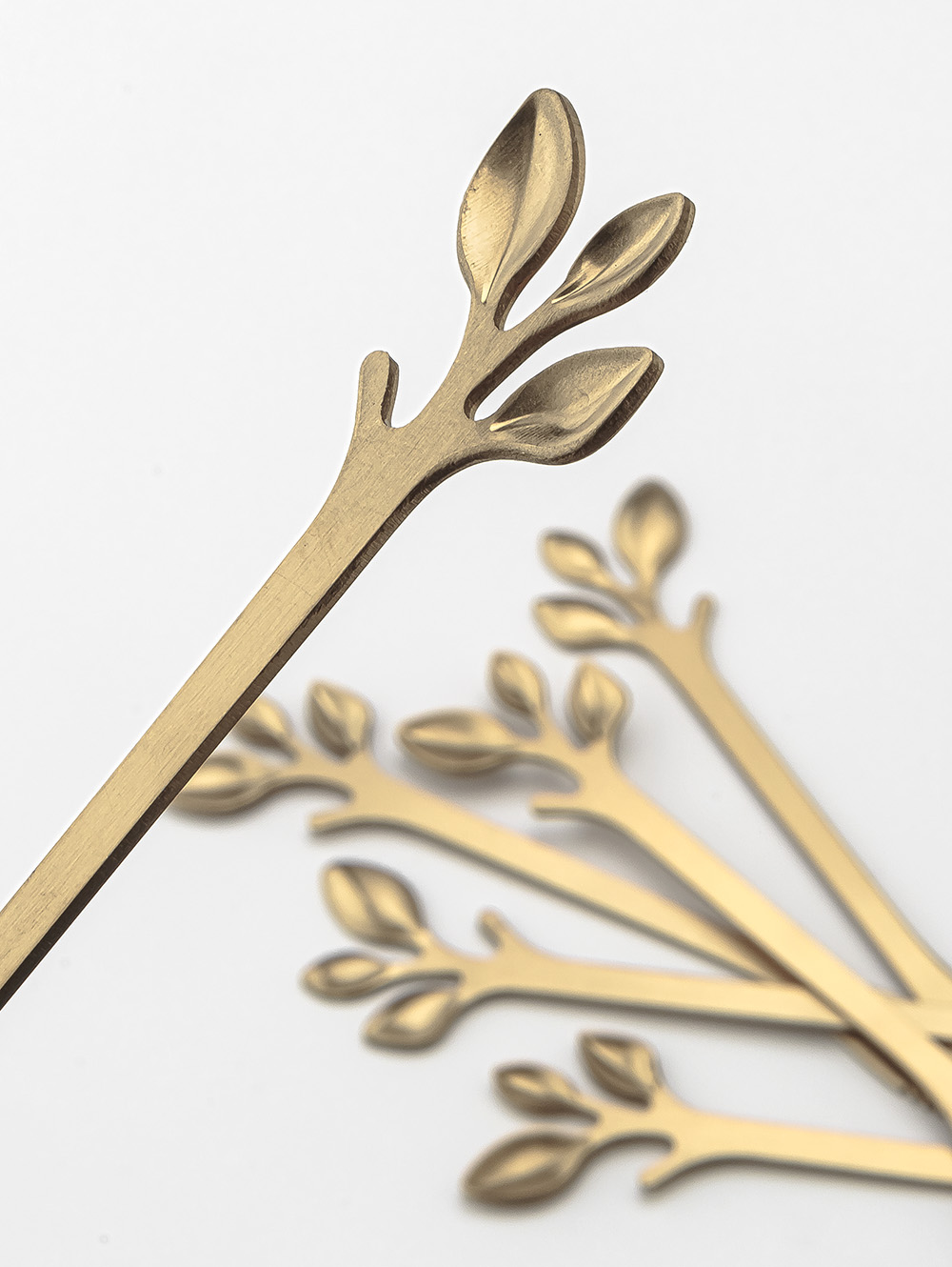 SET X6 CUCHILLOS DORADOS LEAF DISE&Ntilde;O HOJA EN CAJA image number null
