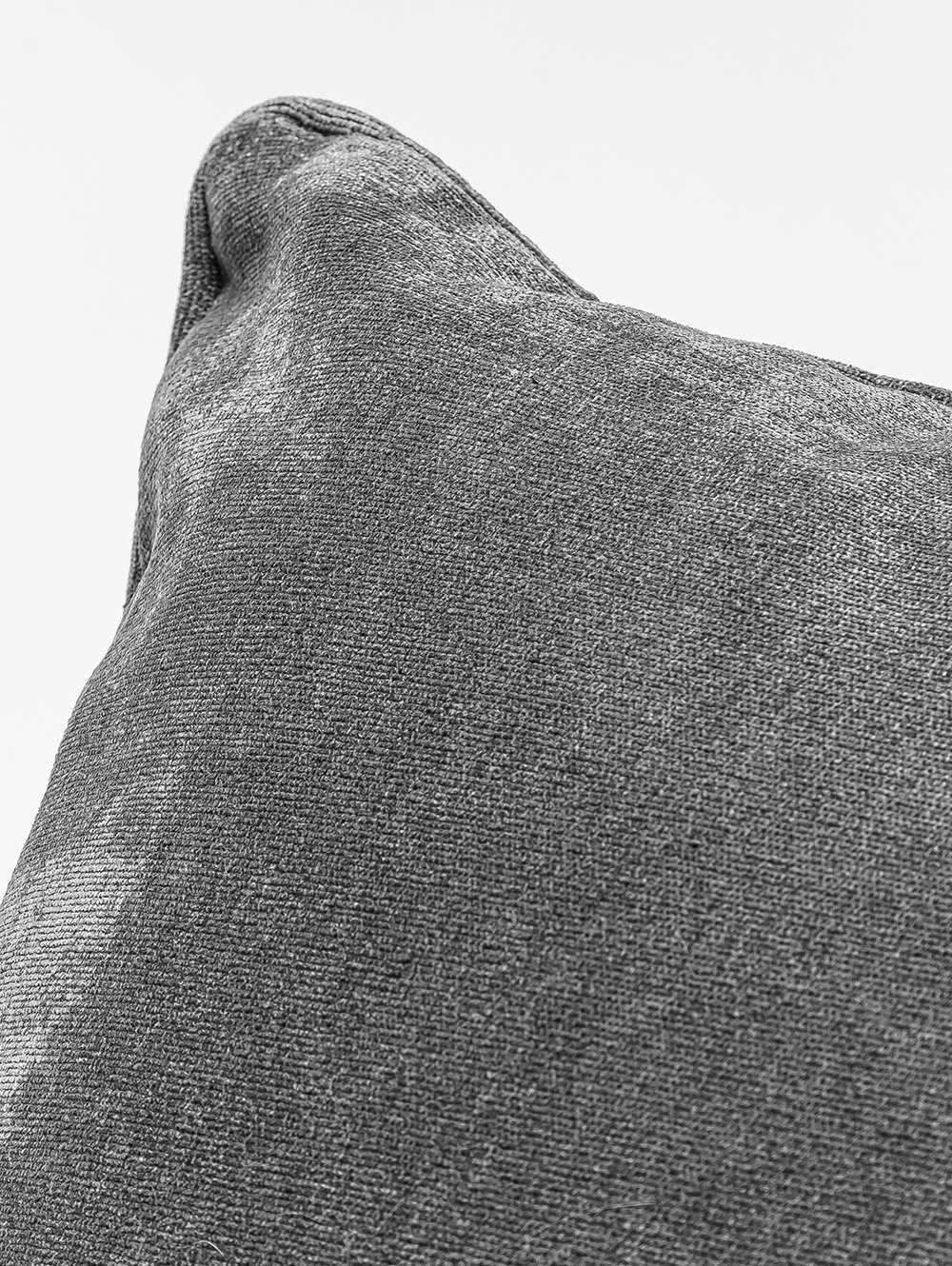 ALMOHADON VELLU CON VIVO GRIS 45 X 45 image number null