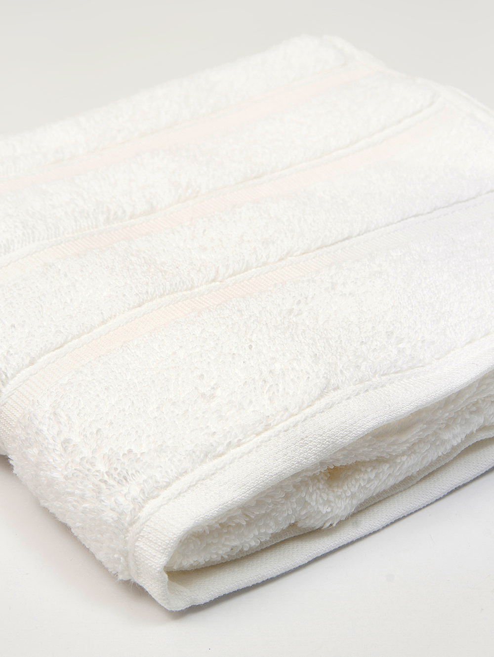 Toalla de mano blanca-TOALLA COMBED WHITE-Tiendas Landmark-1.jpg image number null