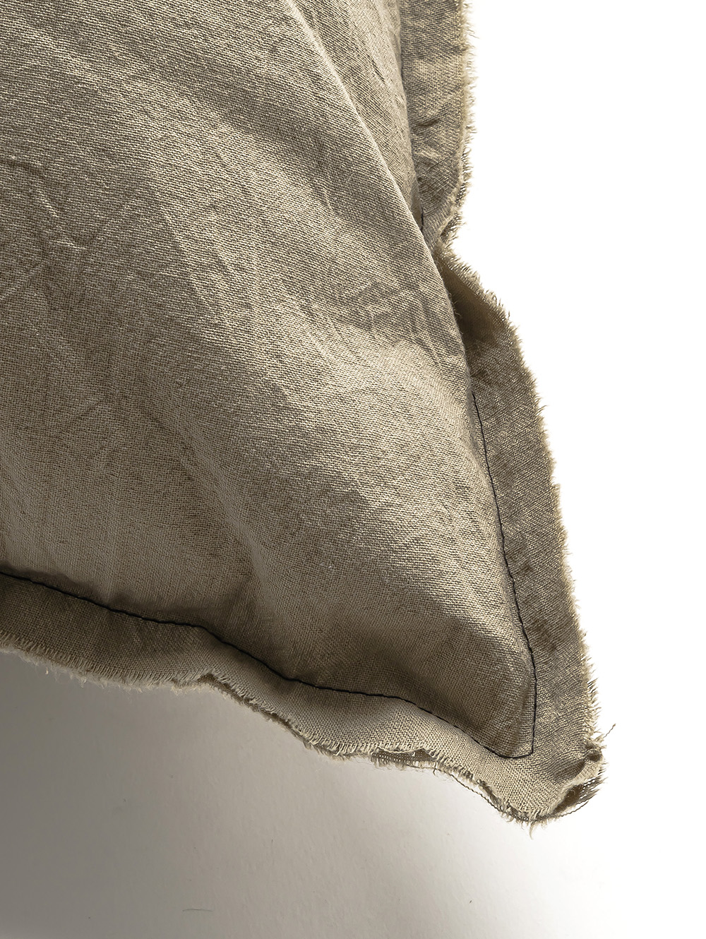 ALMOHADON MERCI VISON 60 X 60 image number null