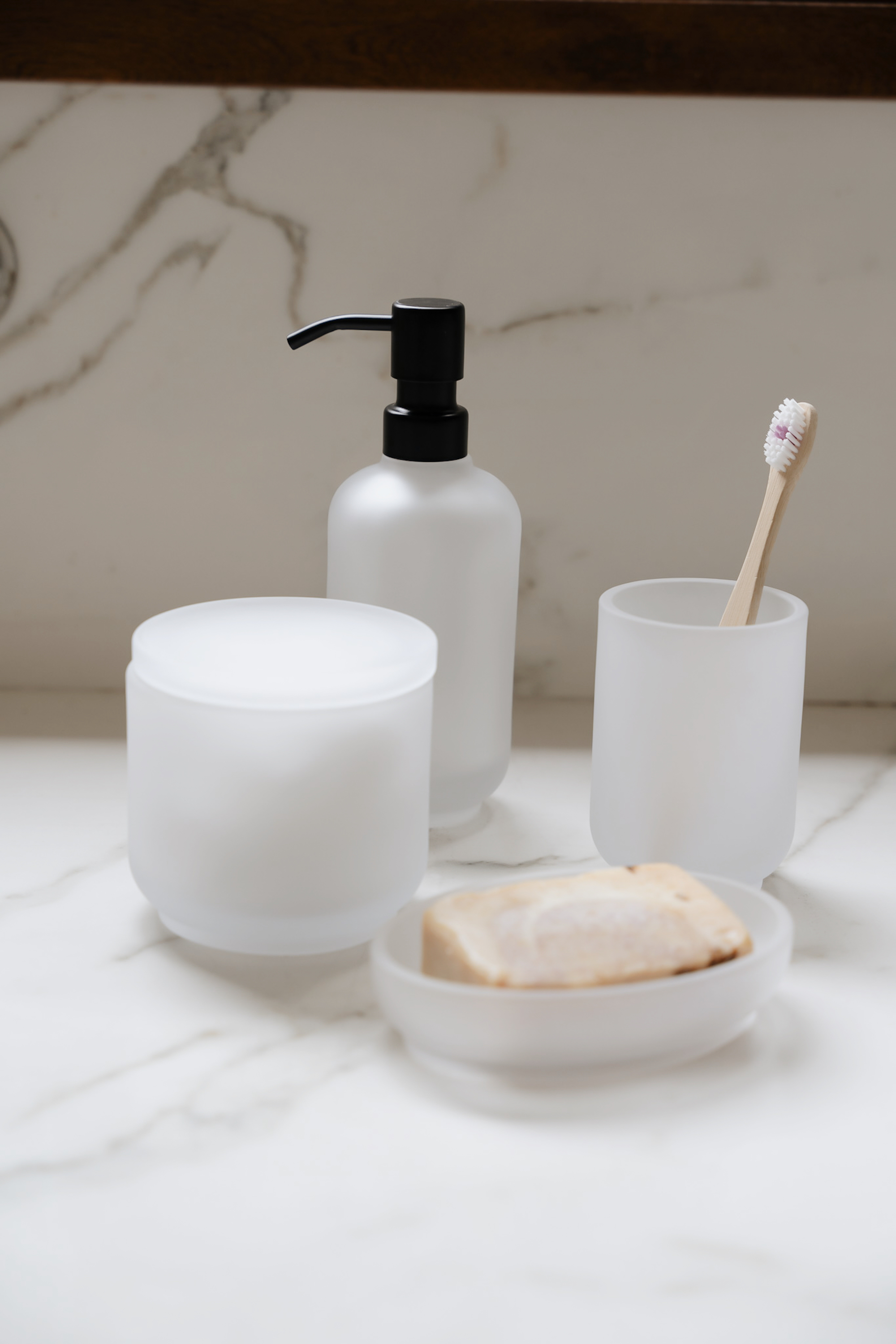 DISPENSER DE JABON FOIX OPAQUE + VASO FOIX OPAQUE + JABONERA FOIX OPAQUE + ALGODONERA FOIX OPAQUE.jpg image number null