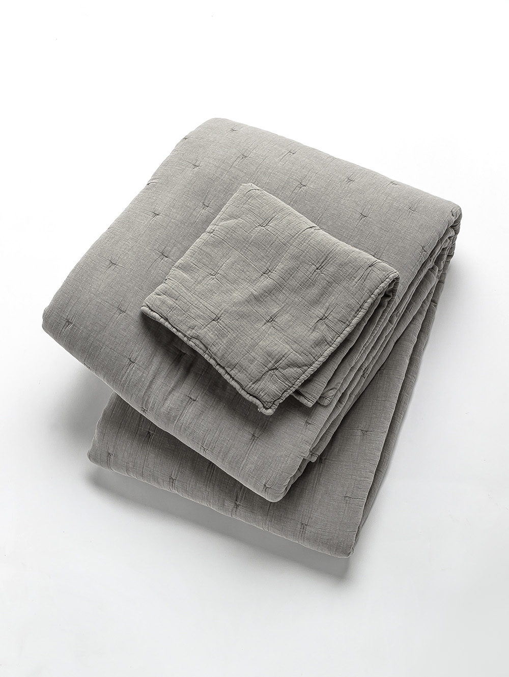 CUBRECAMA BERTHA C/FUNDAS KING TAUPE image number null