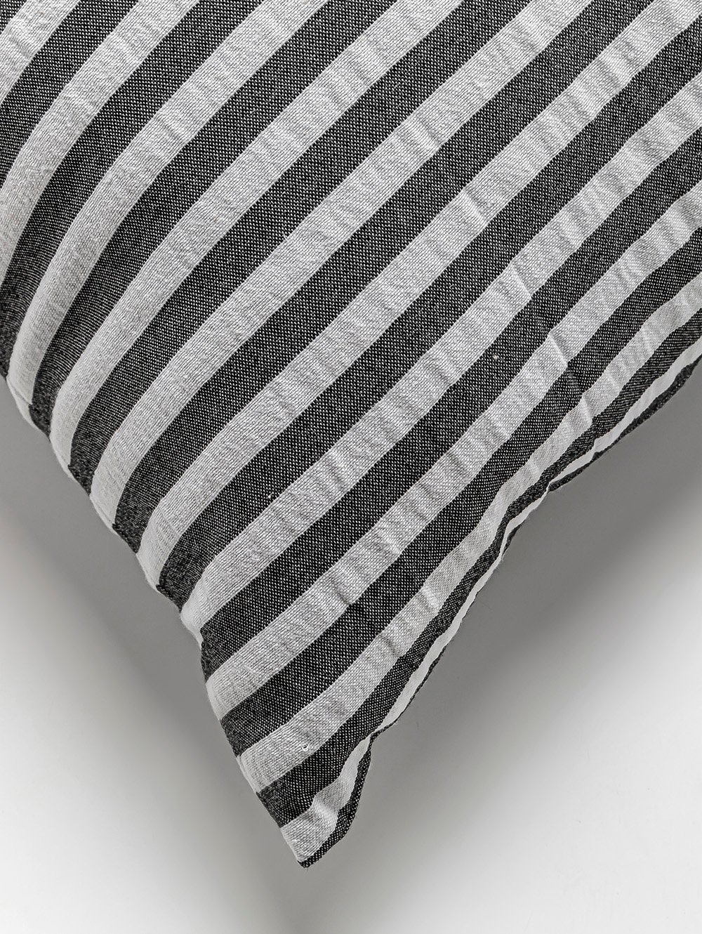 ALMOHADON BASIC TUSOR RAYA FINA GRIS OSCURO 45 X 45 image number null