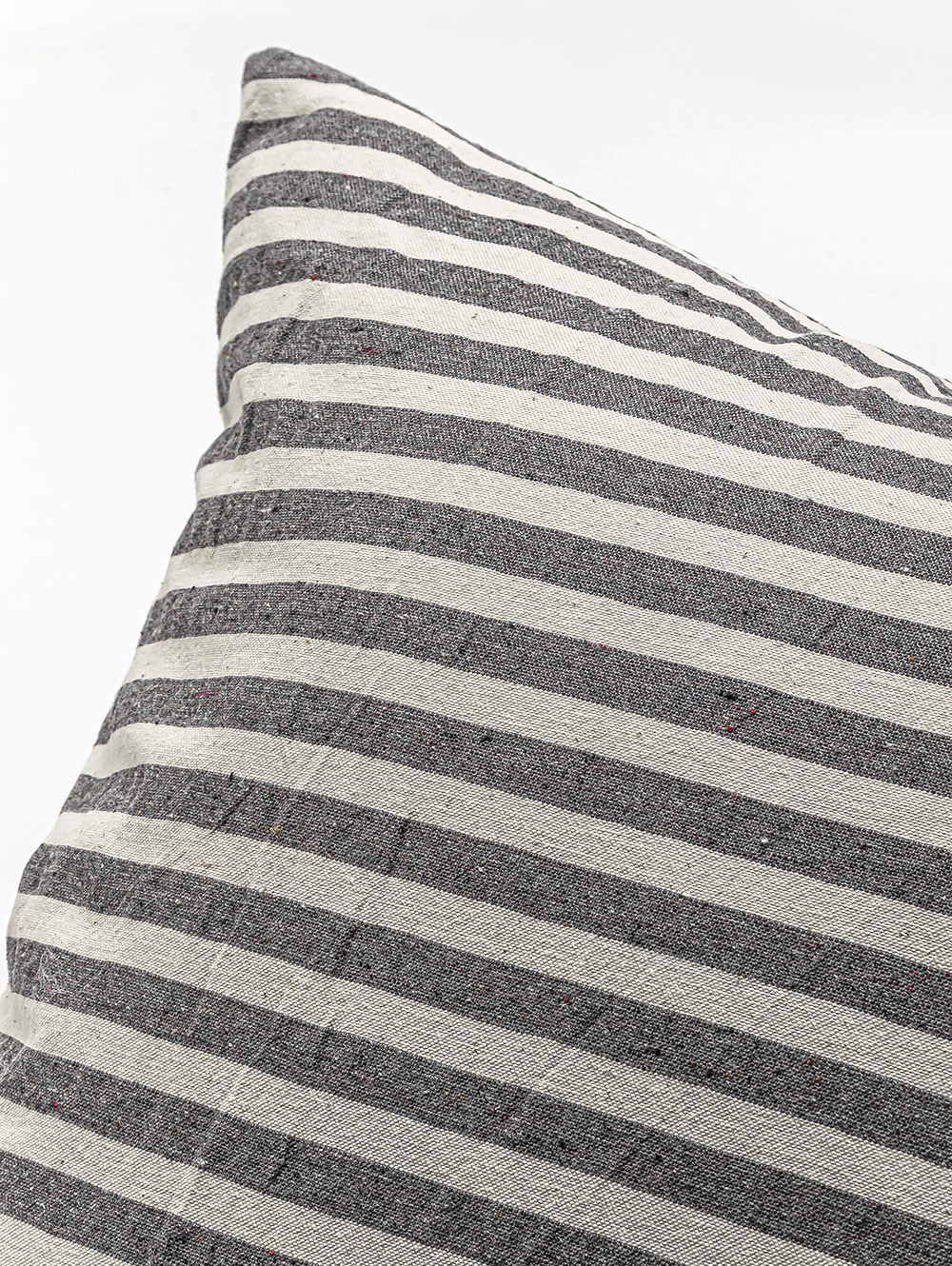 ALMOHADON BASIC TUSOR RAYA FINA GRIS MEDIO 45 X 45 image number null