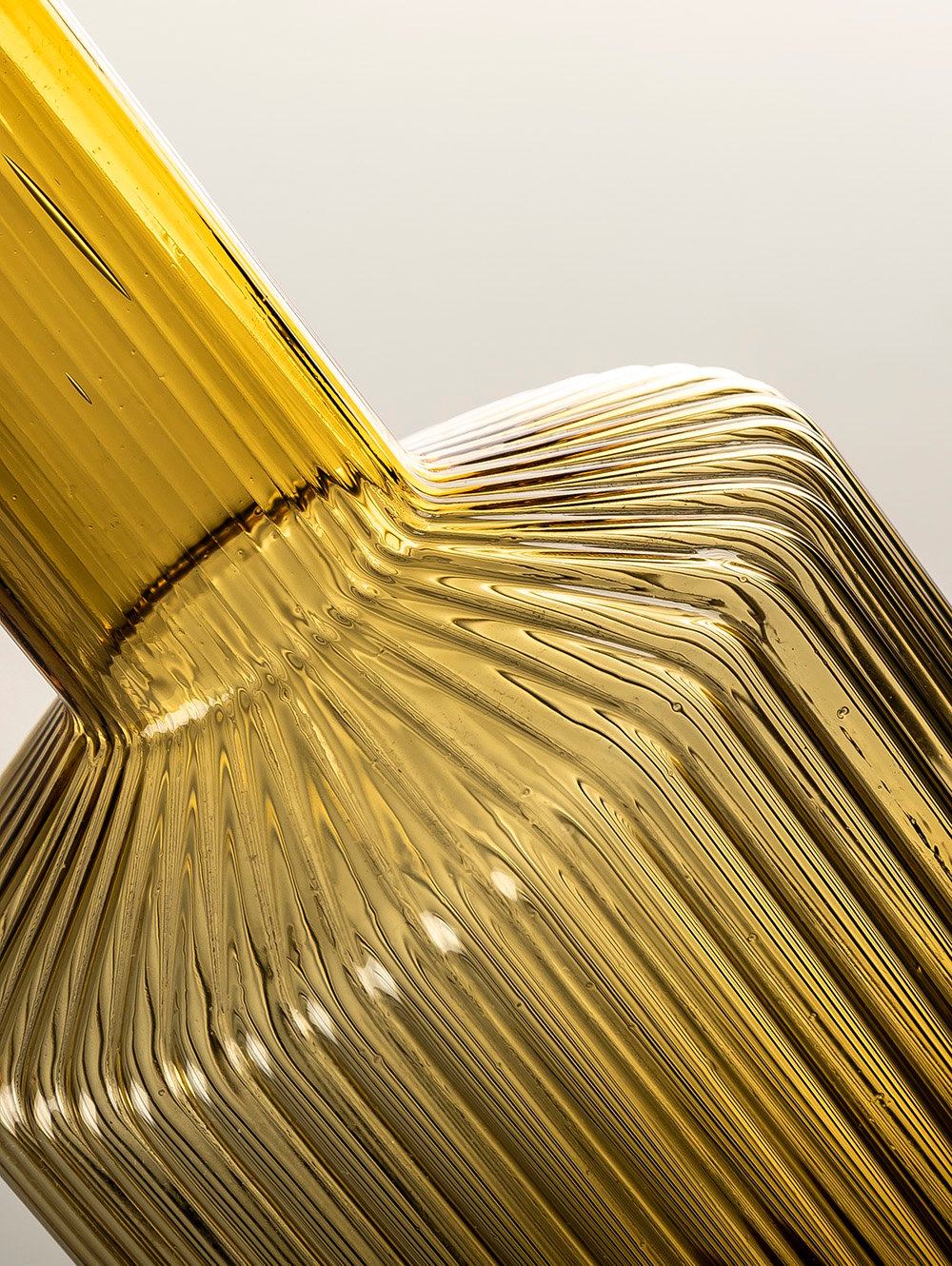Botella de vidrio labrada-VANCE AMBAR-Landmark-04.jpg image number null