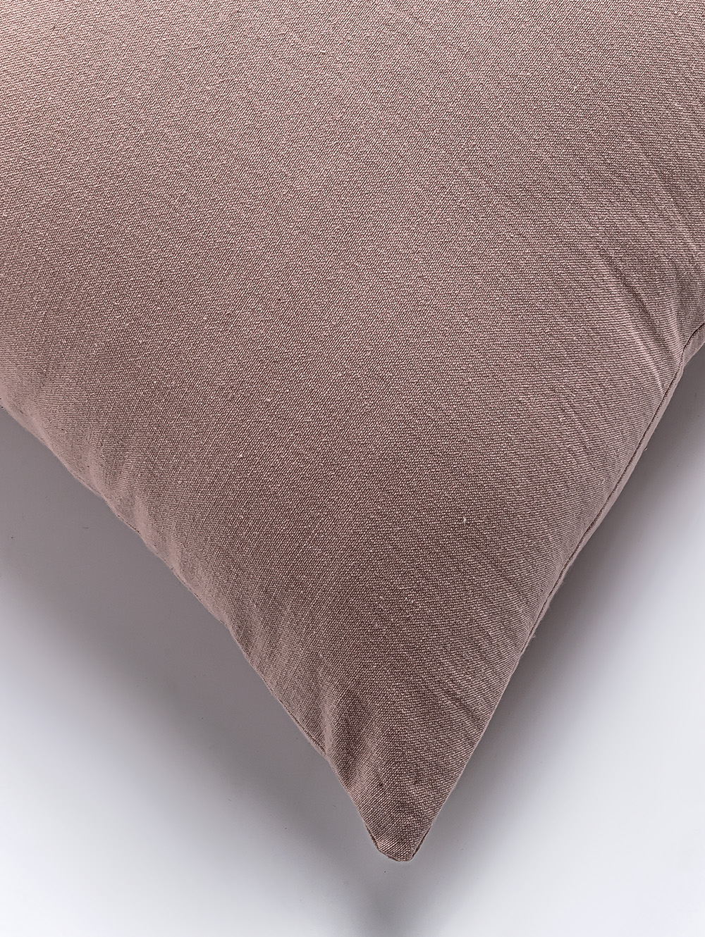 almohadon rosa-ALMOHADON BASIC TUSOR ROSA 45 X 45-FABRICA LANDMARK-4.jpg image number null