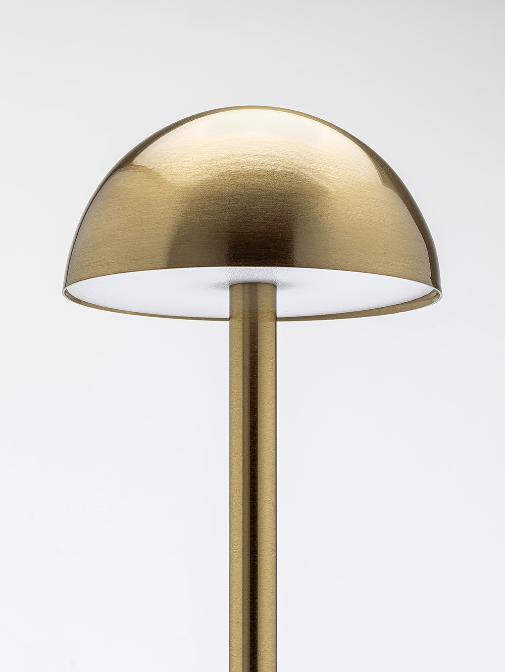 LAMPARA LED RECARGABLE GEORGIA GOLDEN image number null